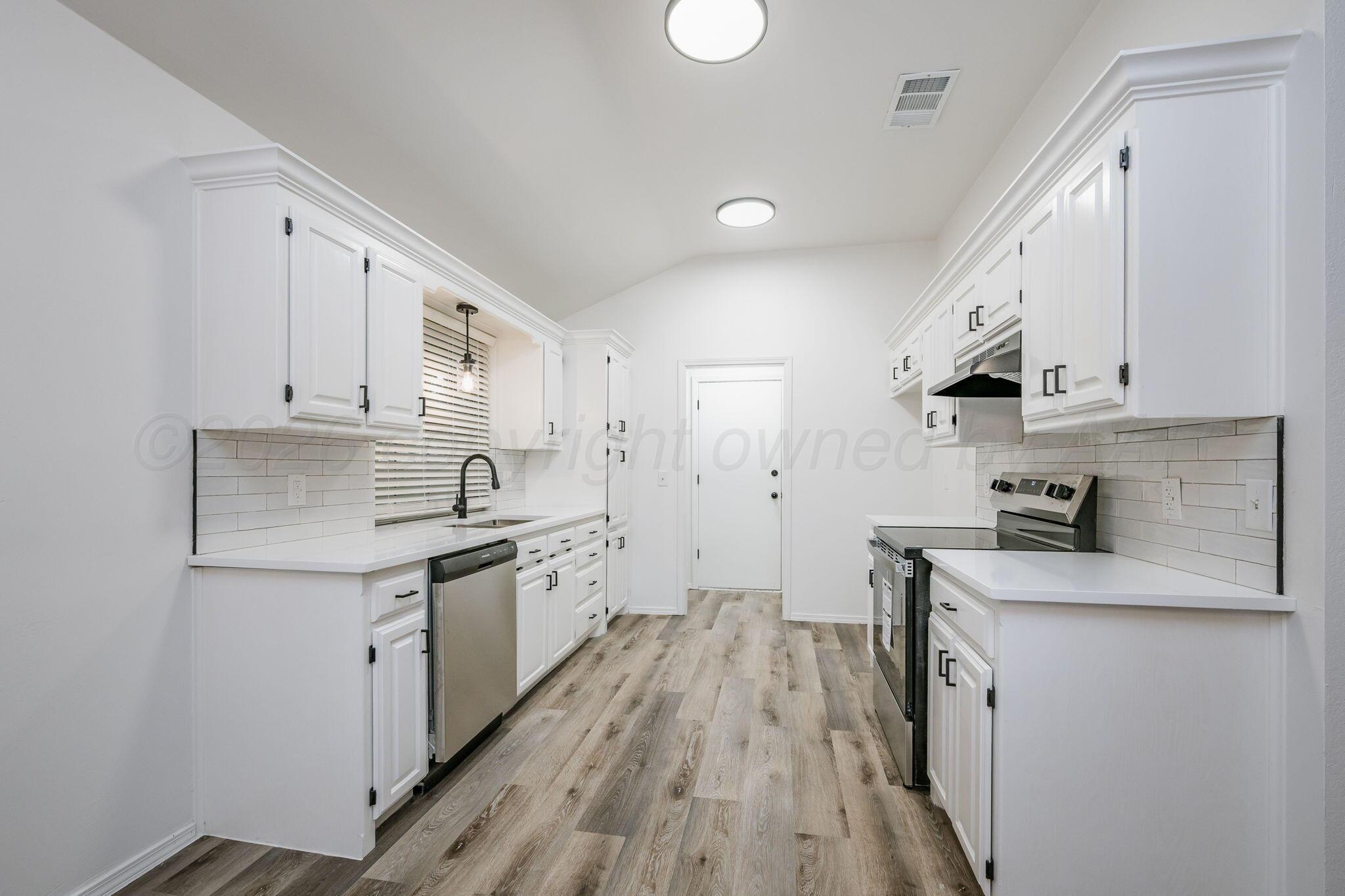 6711 Chalet Court Property Photo 7