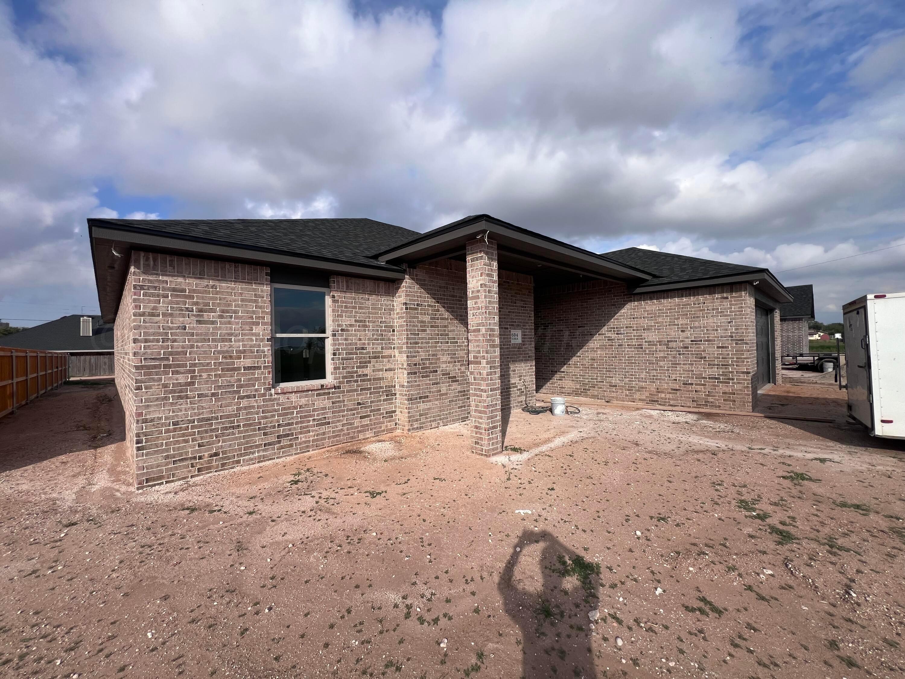 604 Columbia Drive Property Photo 1