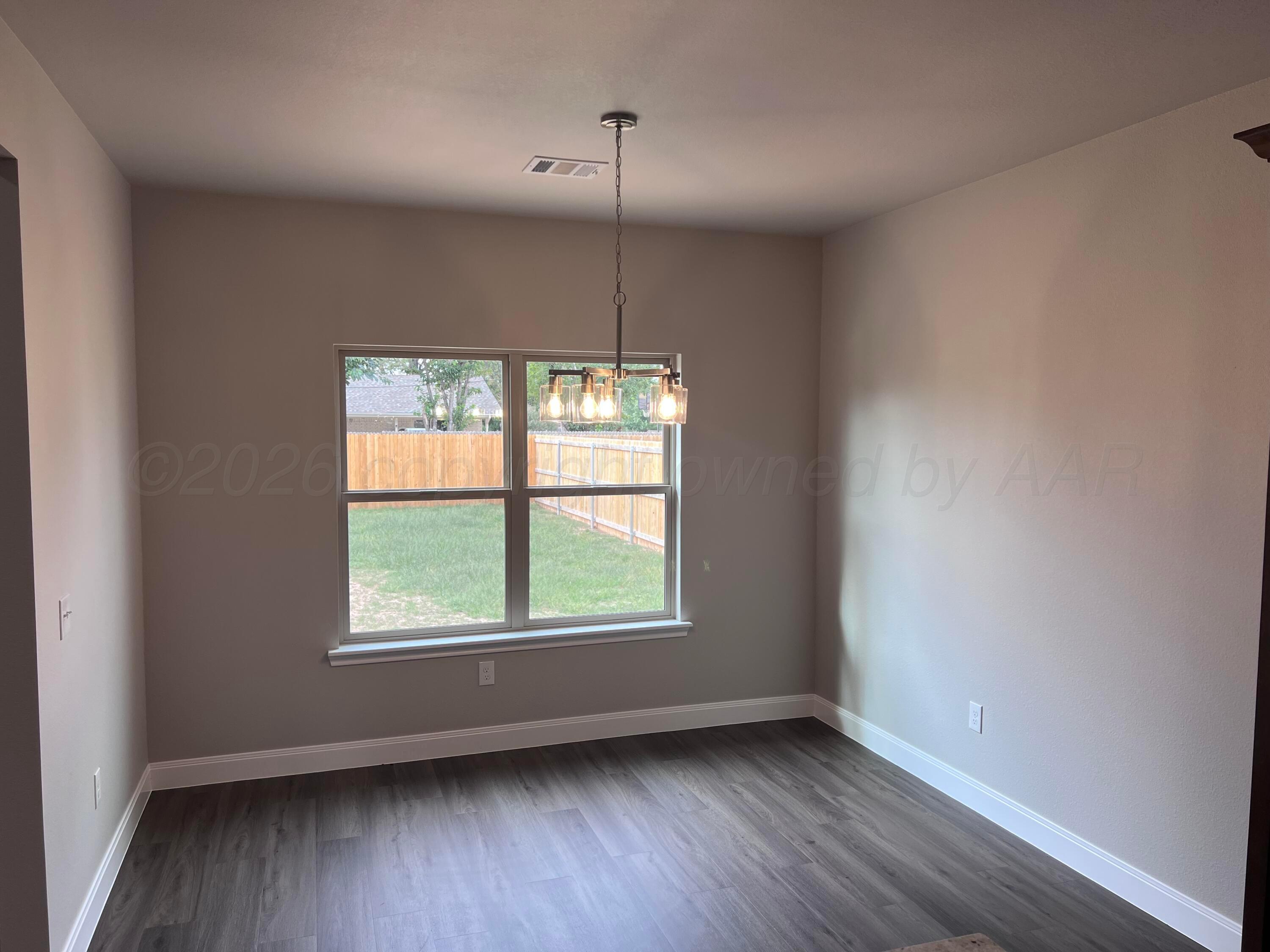 706 Columbia Drive Property Photo 10