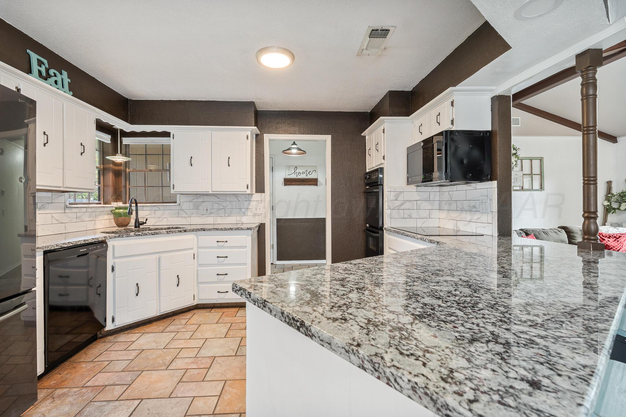3309 Burrus Place Property Photo 10