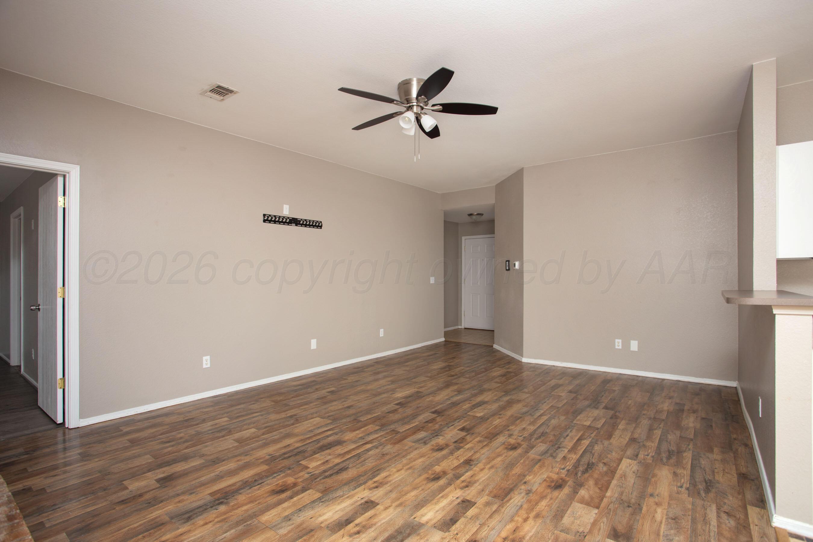 5013 Capulin Lane Property Photo 4