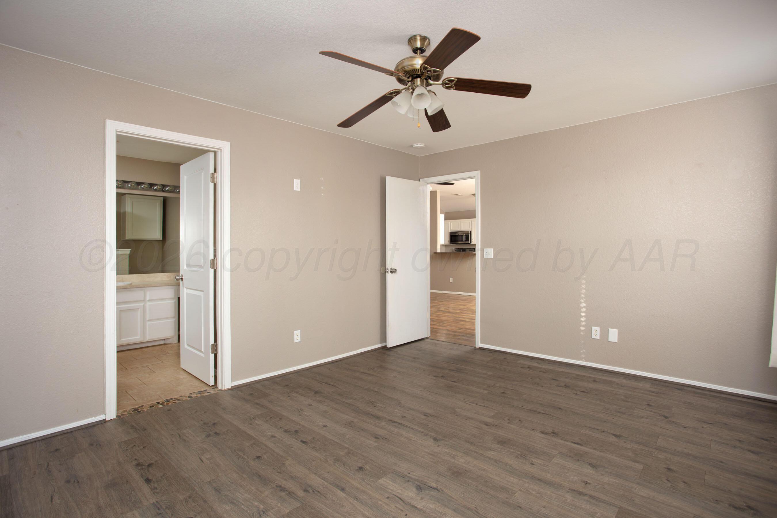 5013 Capulin Lane Property Photo 12