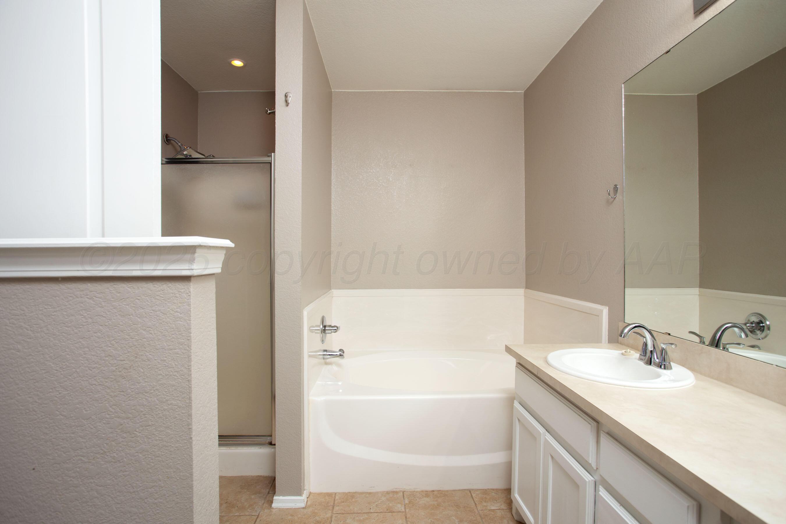 5013 Capulin Lane Property Photo 14