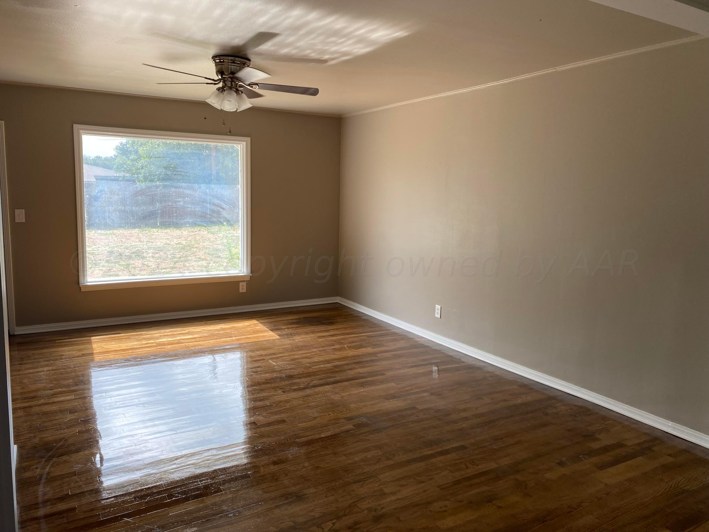 3607 Lenwood Drive Property Photo 2