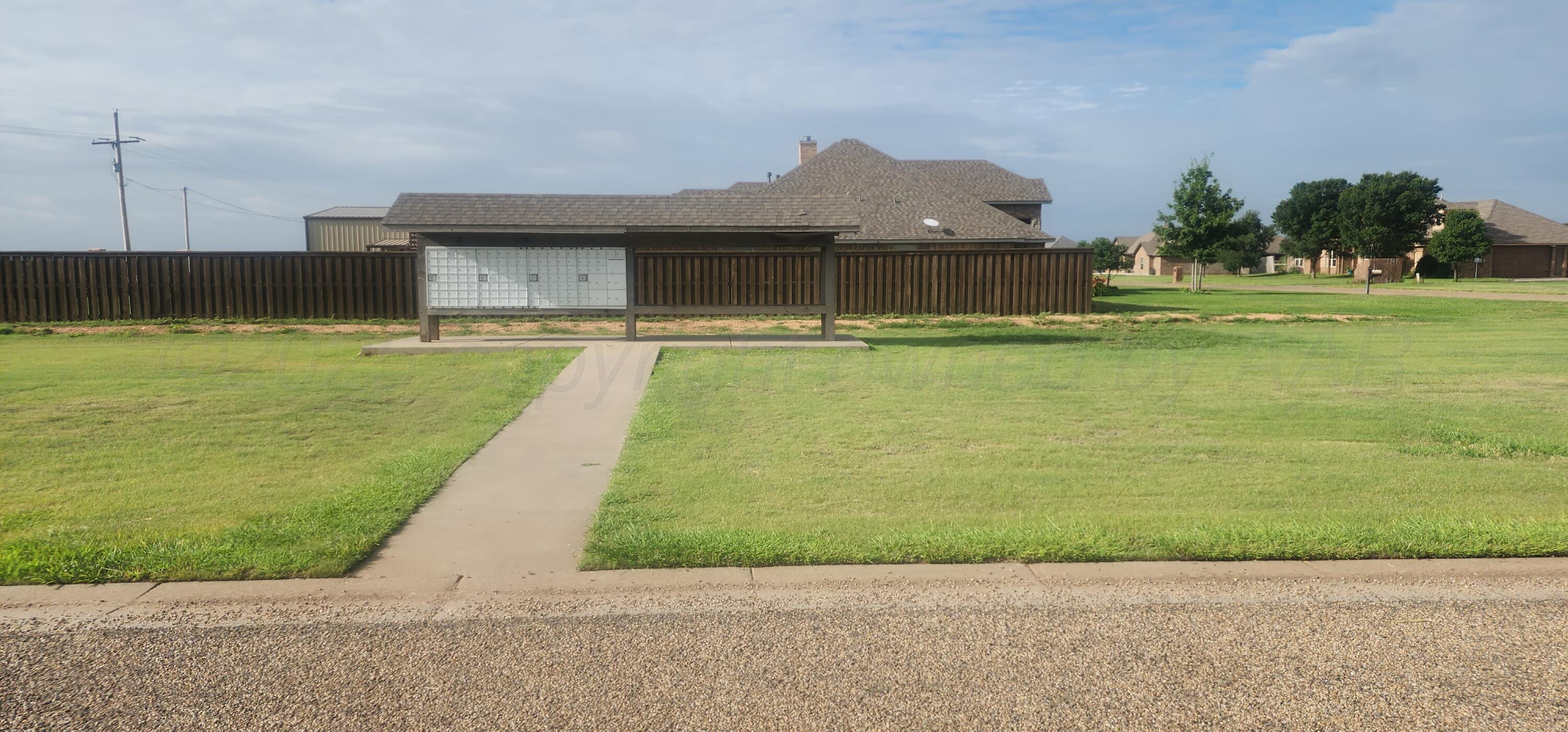 19401 Bridle Trails Drive Property Photo 2