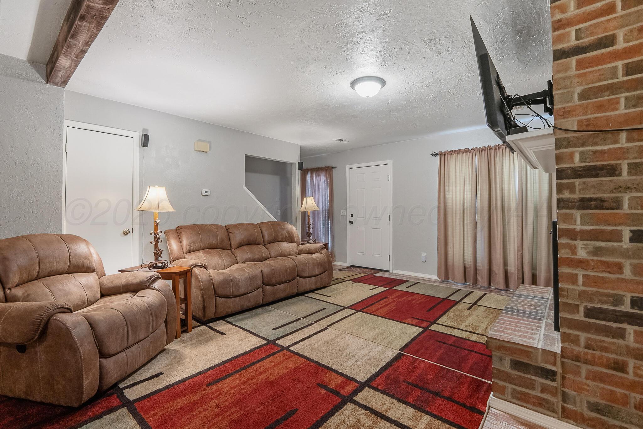 4401 Alicia Drive Property Photo 3