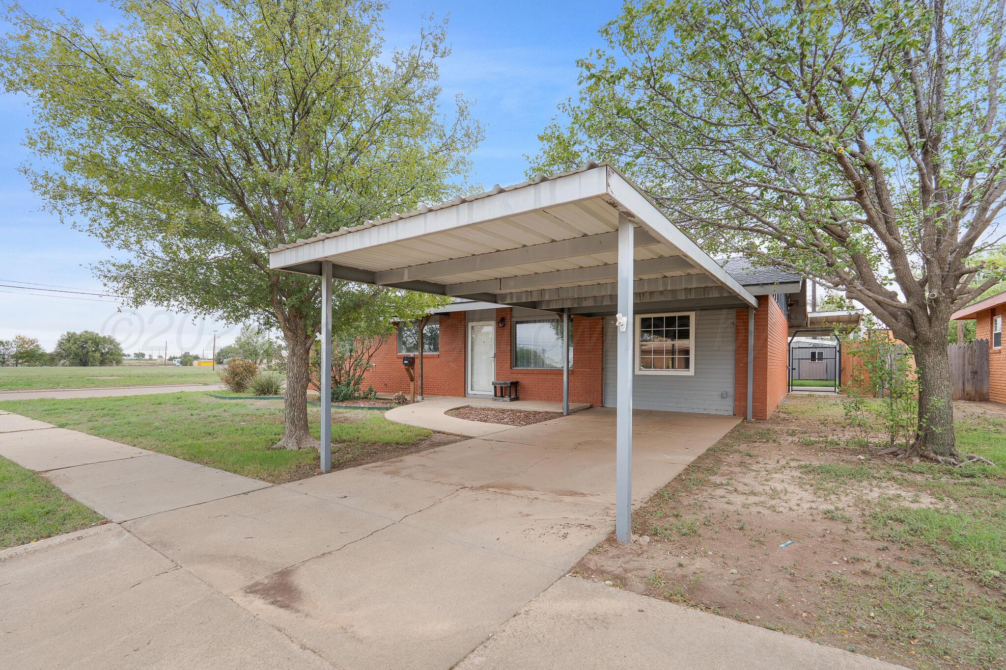 320 Arthur Street Property Photo 5