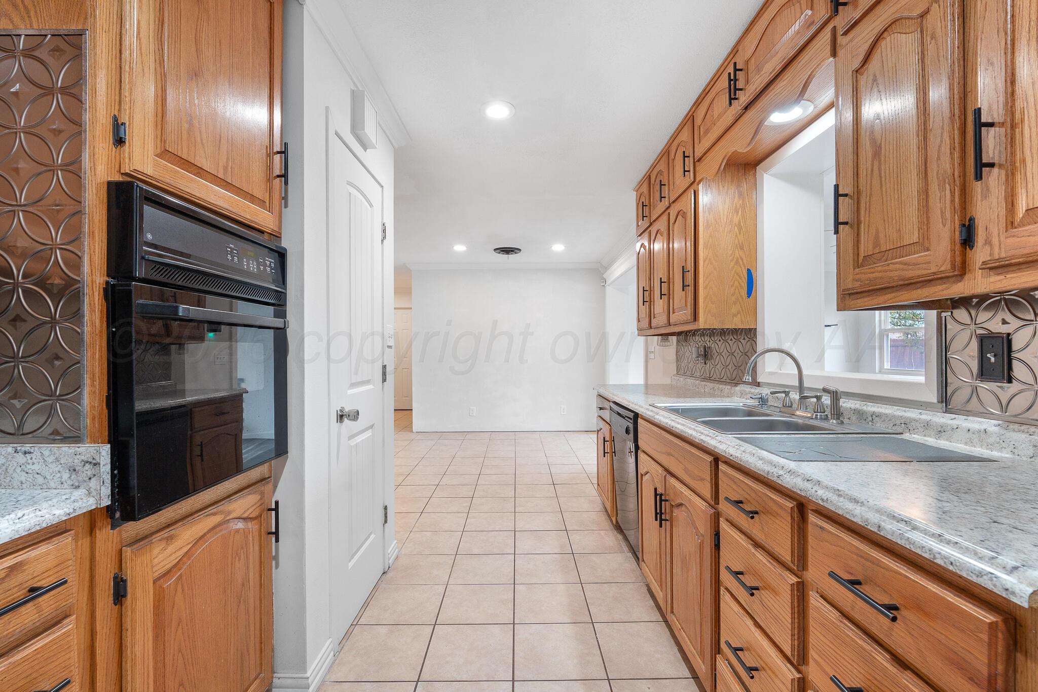 320 Arthur Street Property Photo 14
