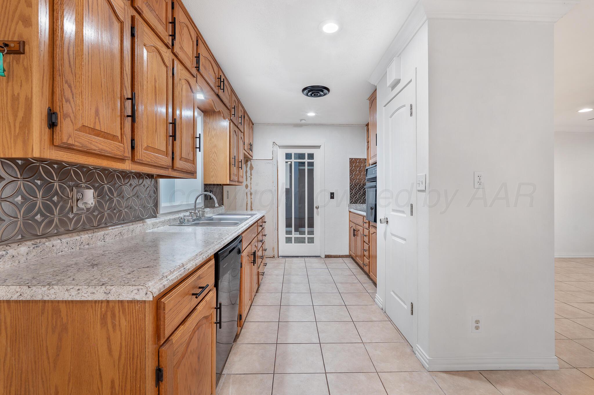 320 Arthur Street Property Photo 18