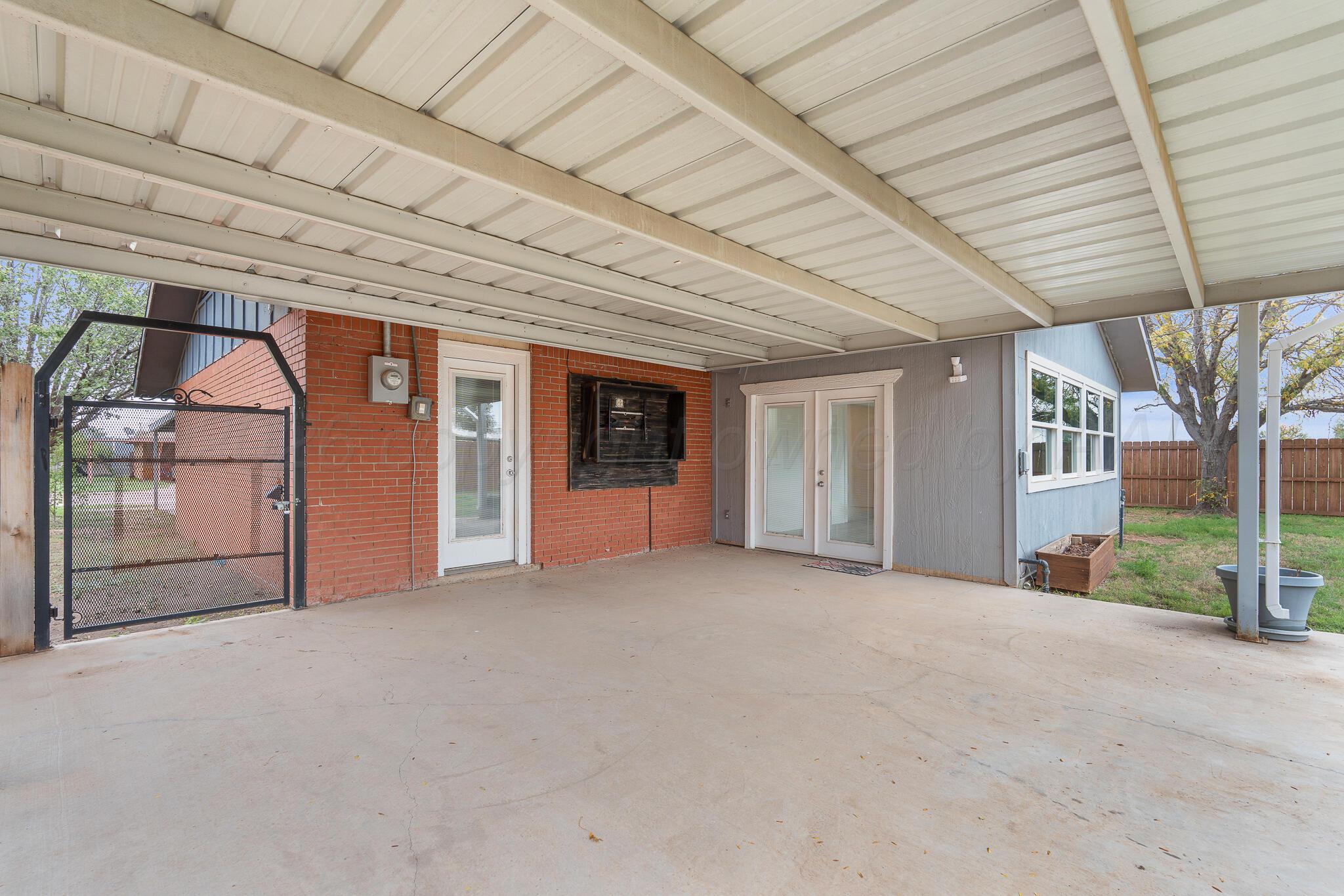 320 Arthur Street Property Photo 32