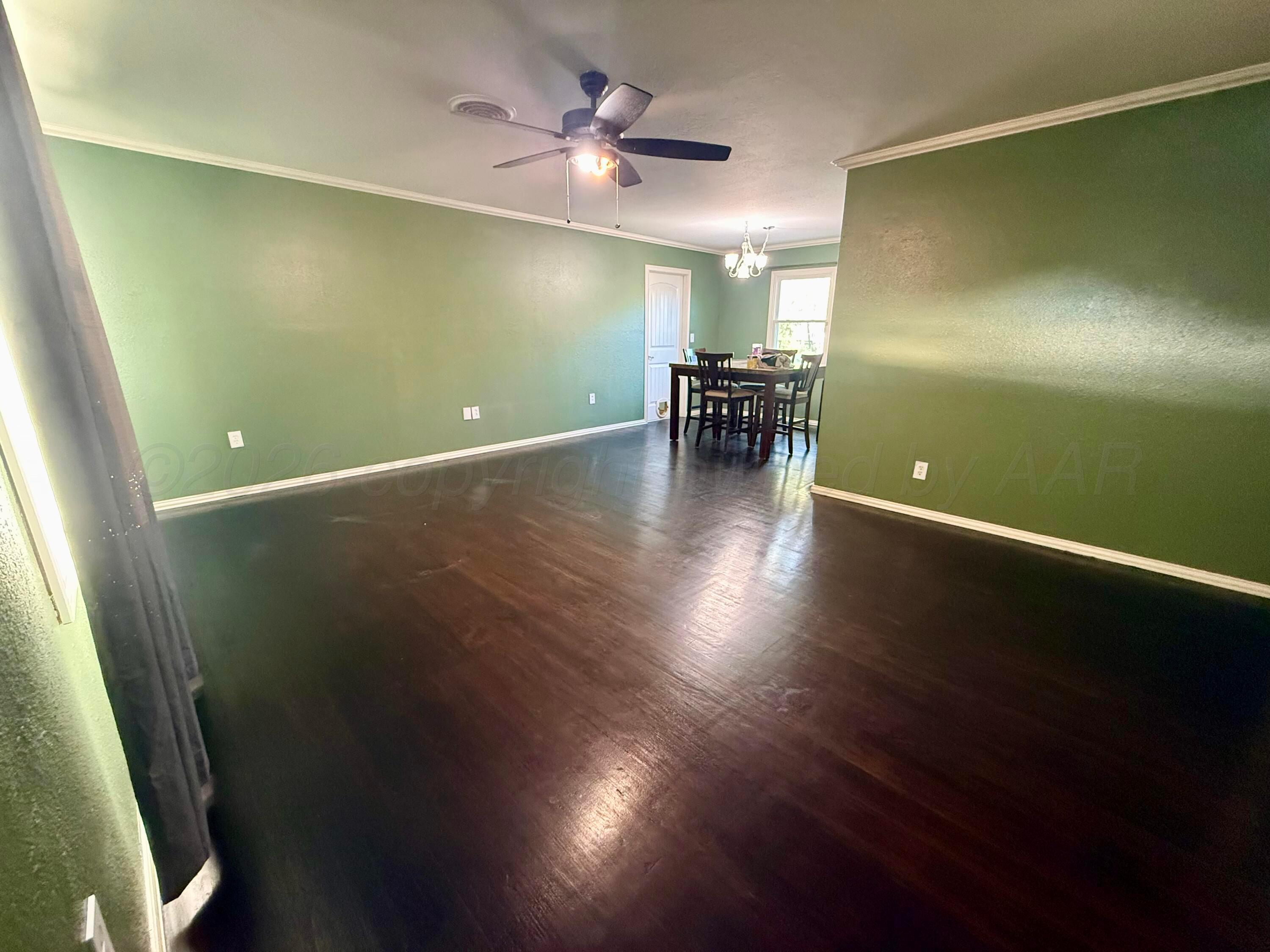 702 Dixon Street Property Photo 3