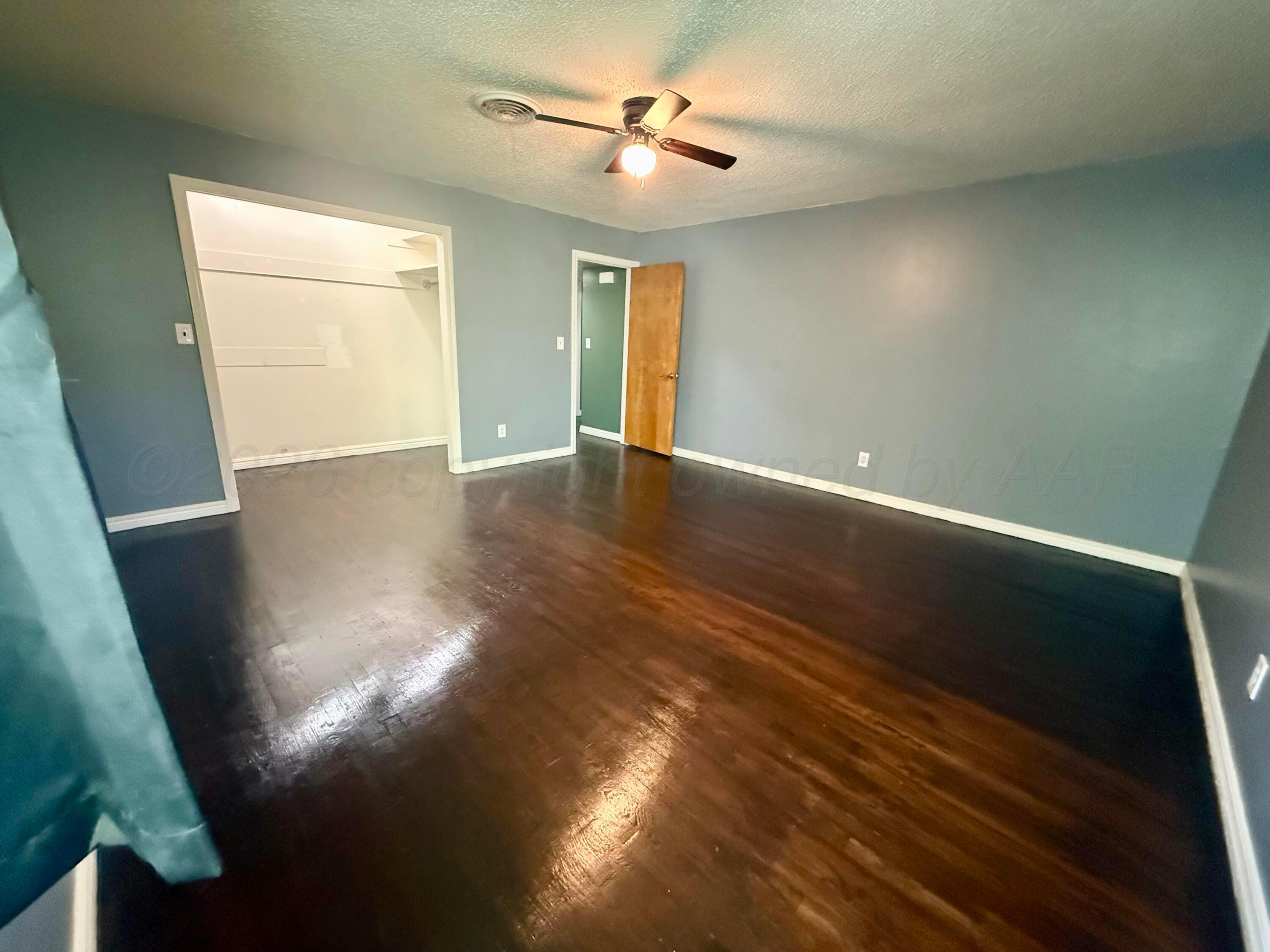 702 Dixon Street Property Photo 9