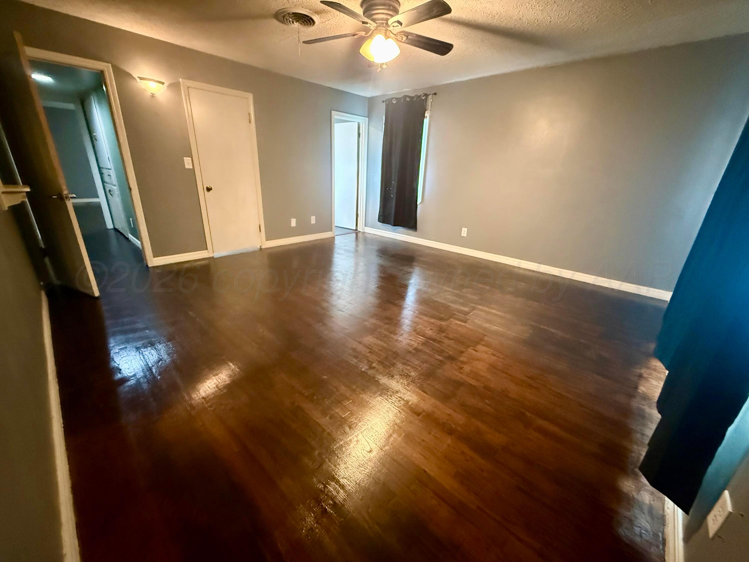 702 Dixon Street Property Photo 14