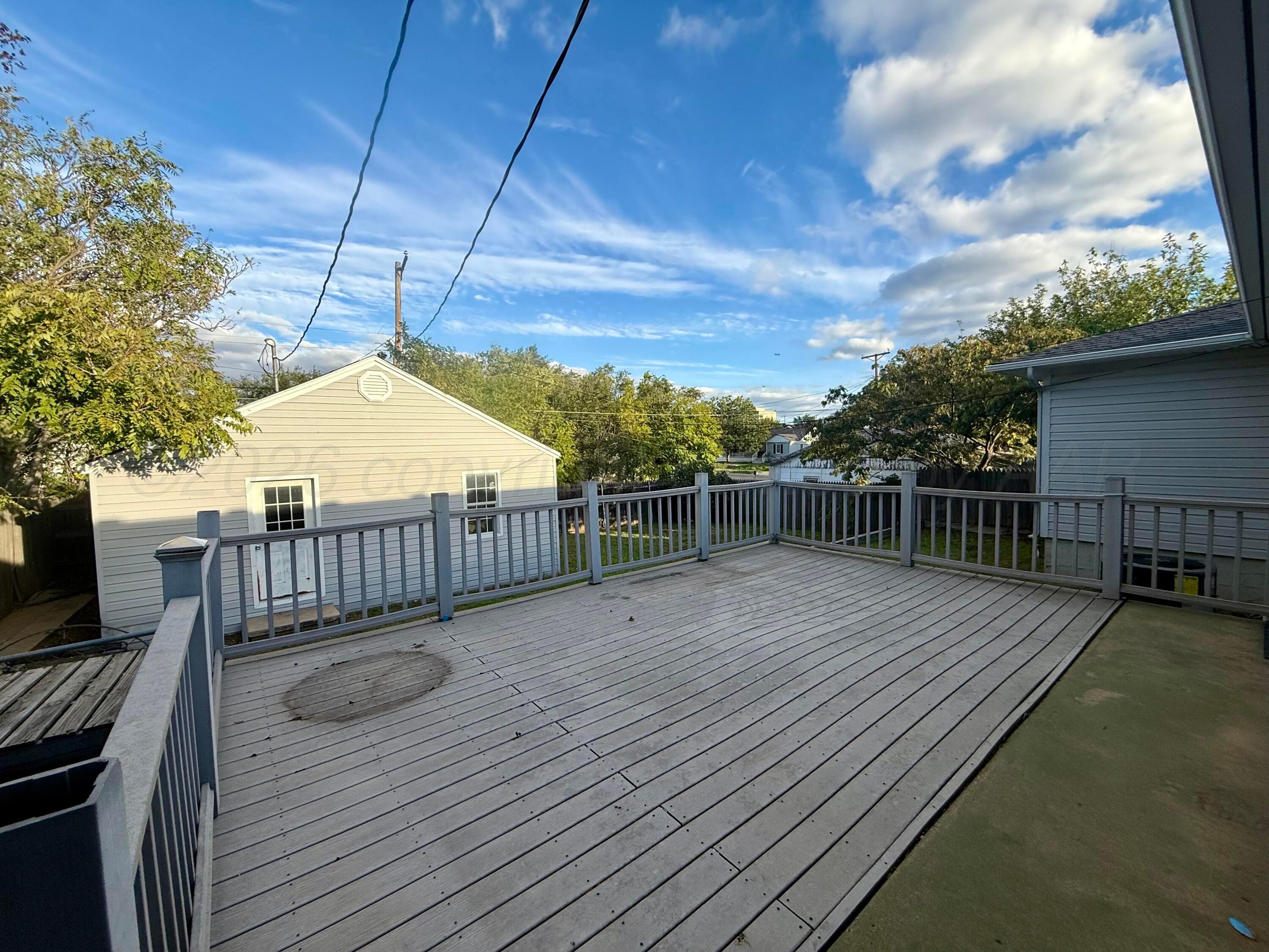 702 Dixon Street Property Photo 16