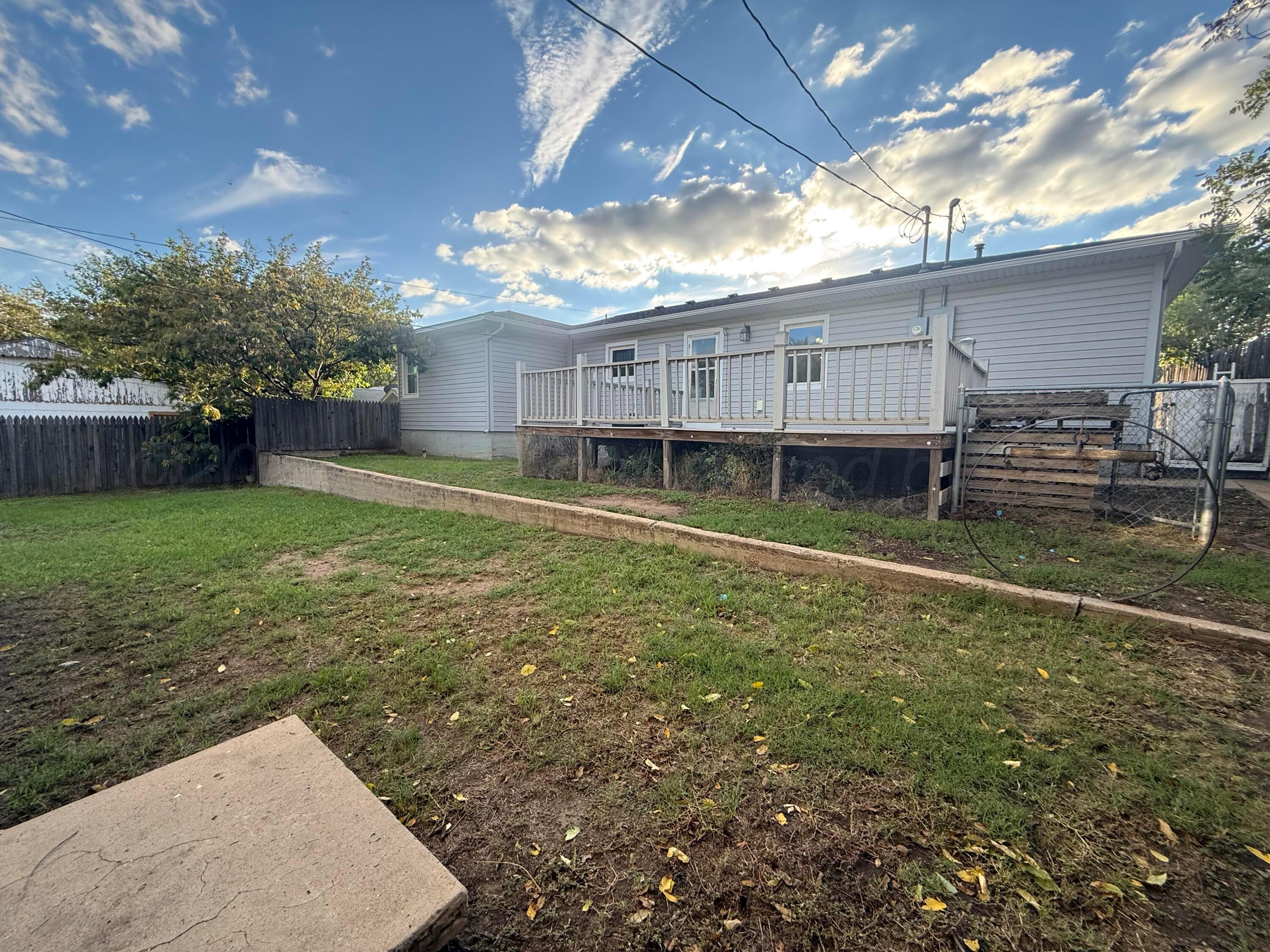 702 Dixon Street Property Photo 17