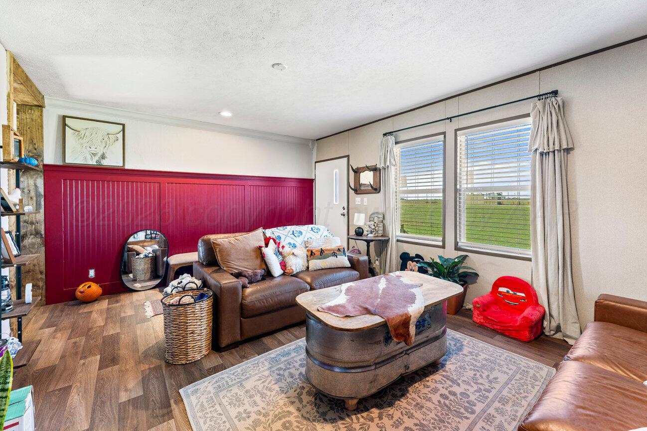 2521 Avery Road Property Photo 5