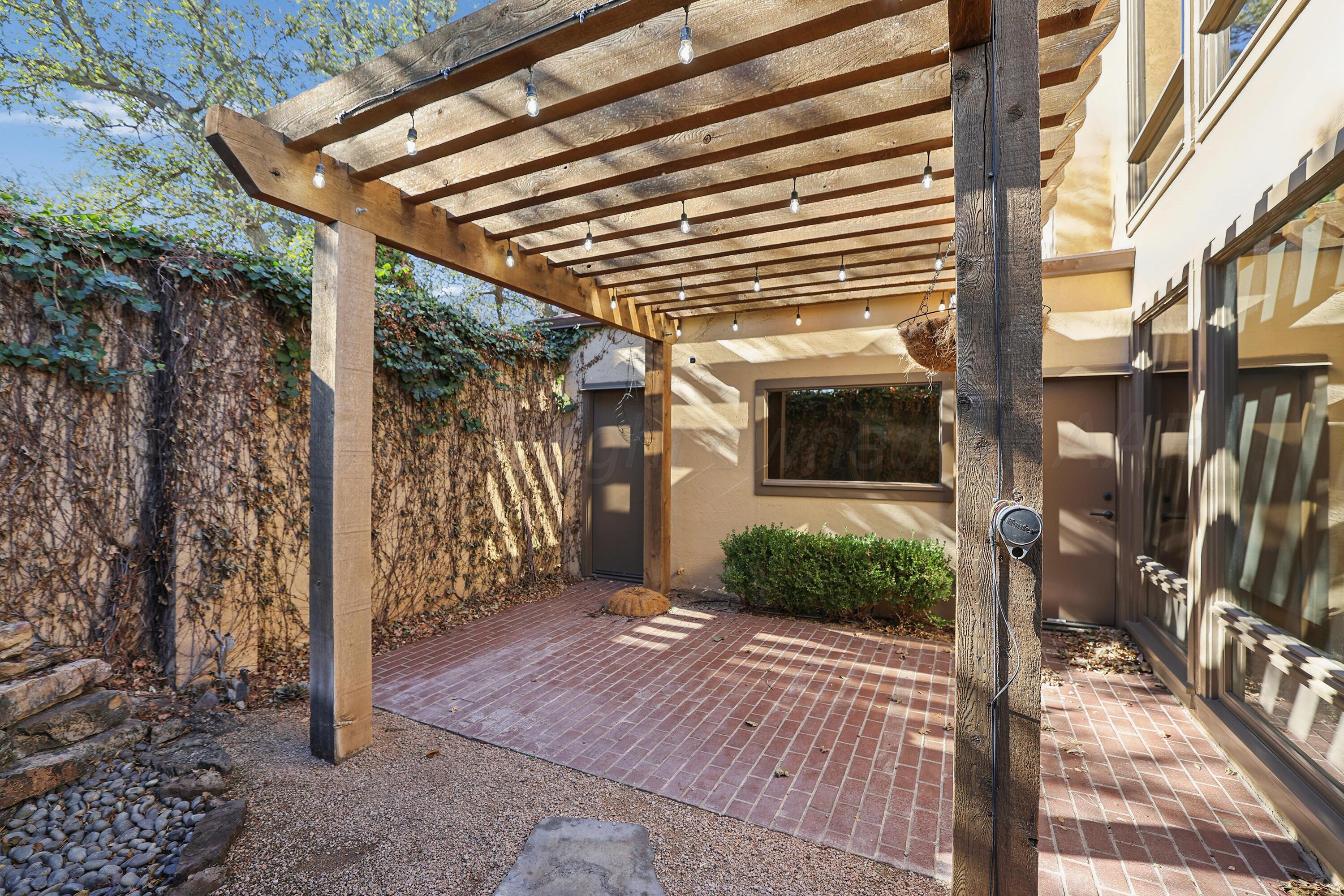 2 Woodstone Street Property Photo 33