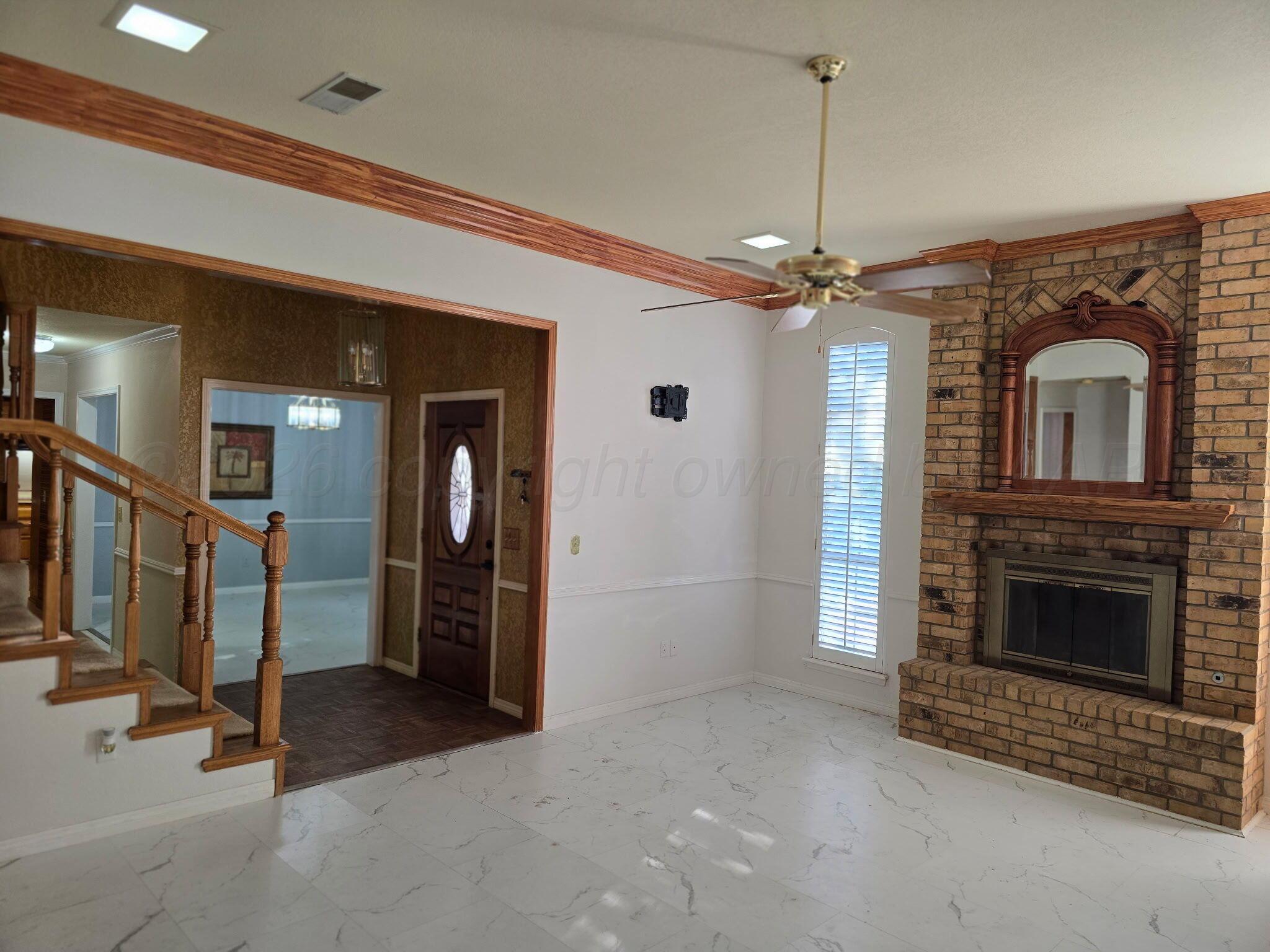 320 N Elm Street Property Photo 6