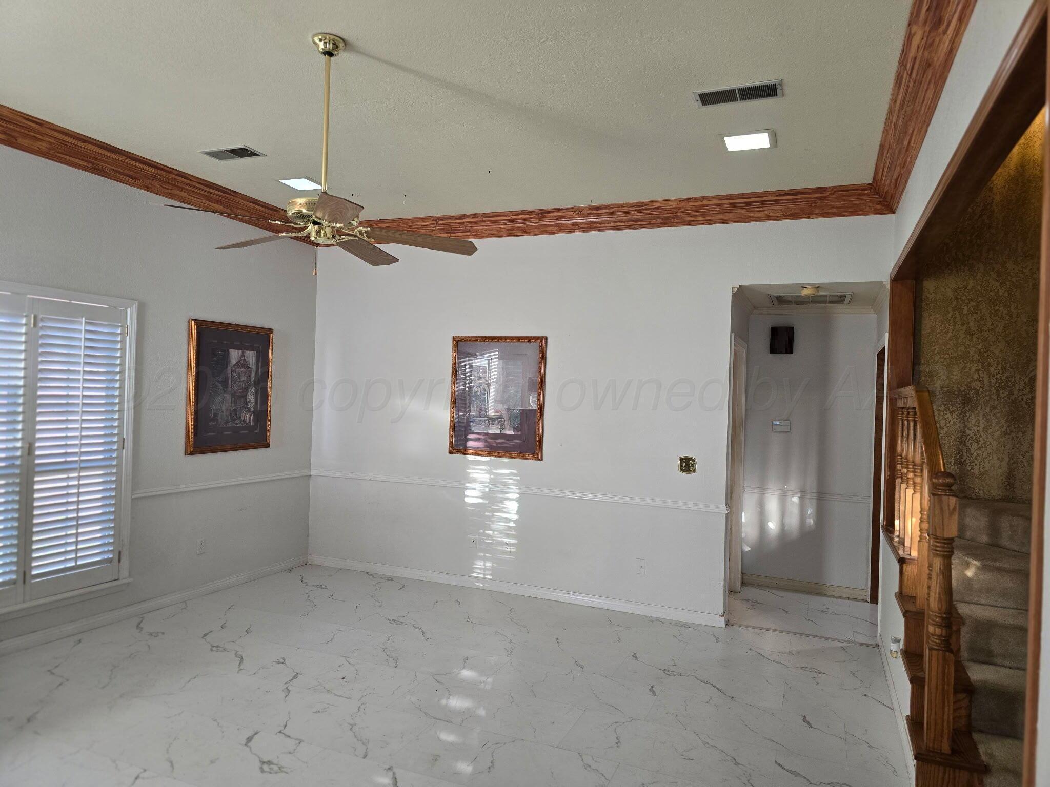 320 N Elm Street Property Photo 7