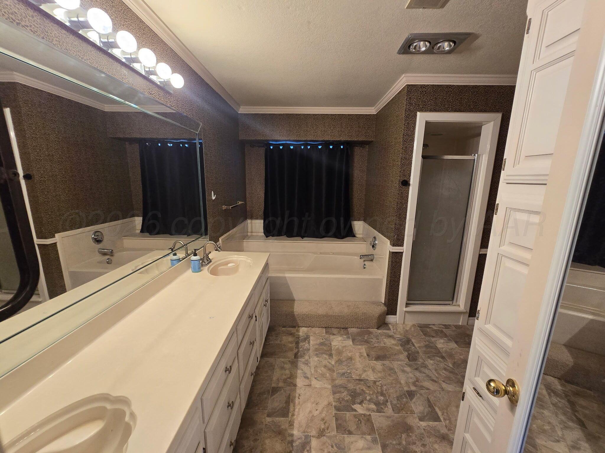 320 N Elm Street Property Photo 19