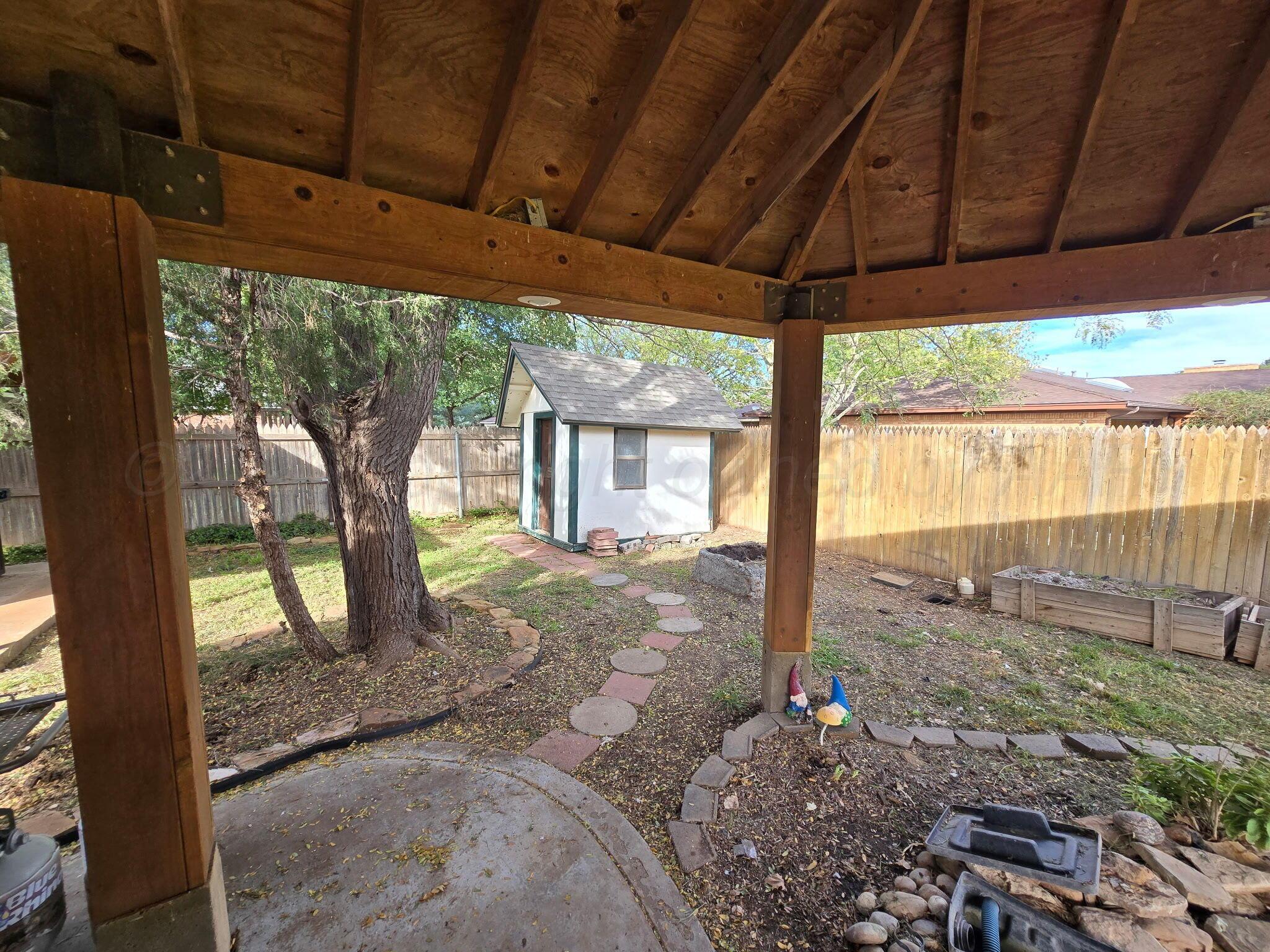 320 N Elm Street Property Photo 27