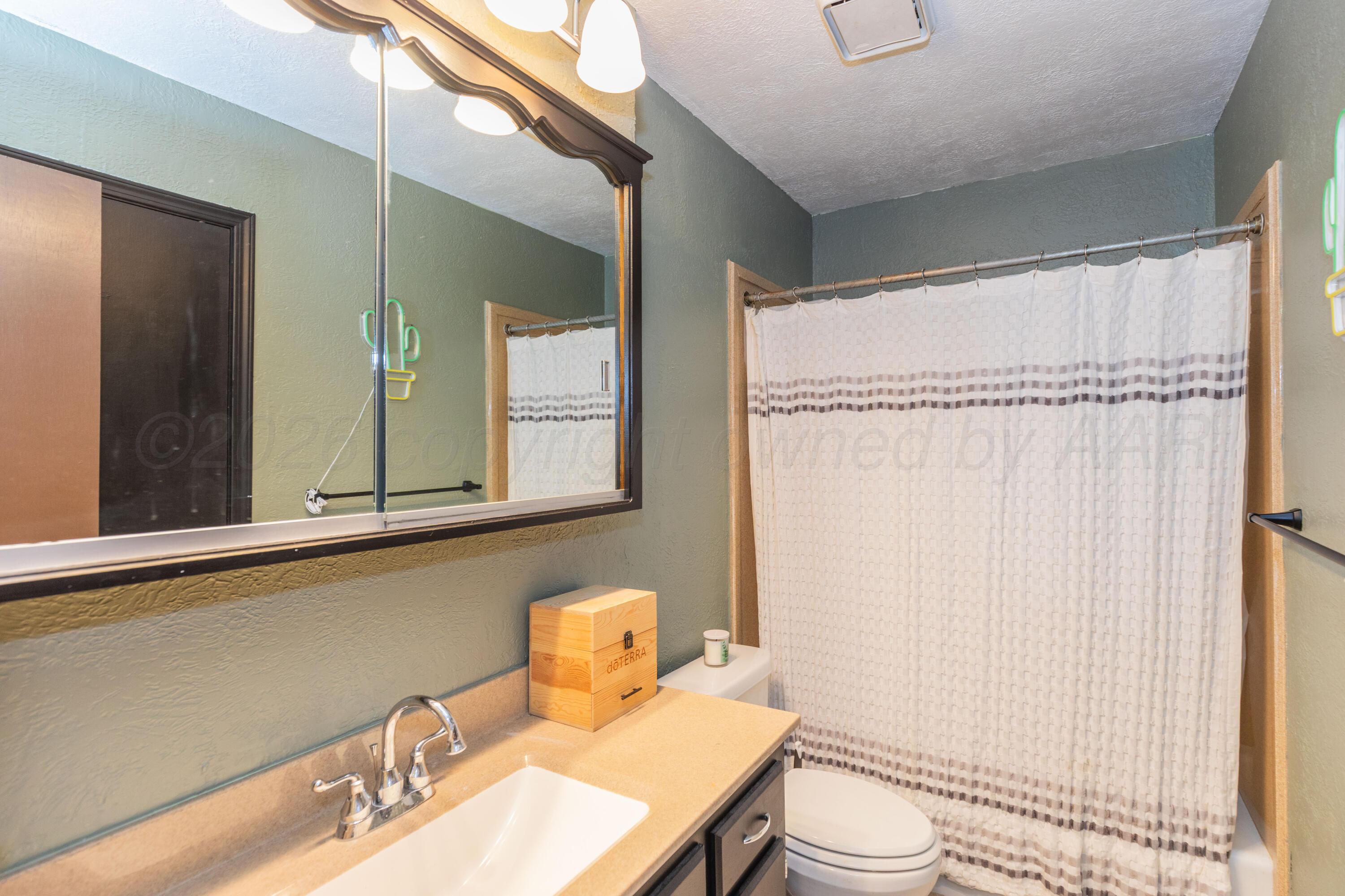5705 Winkler Drive Property Photo 9
