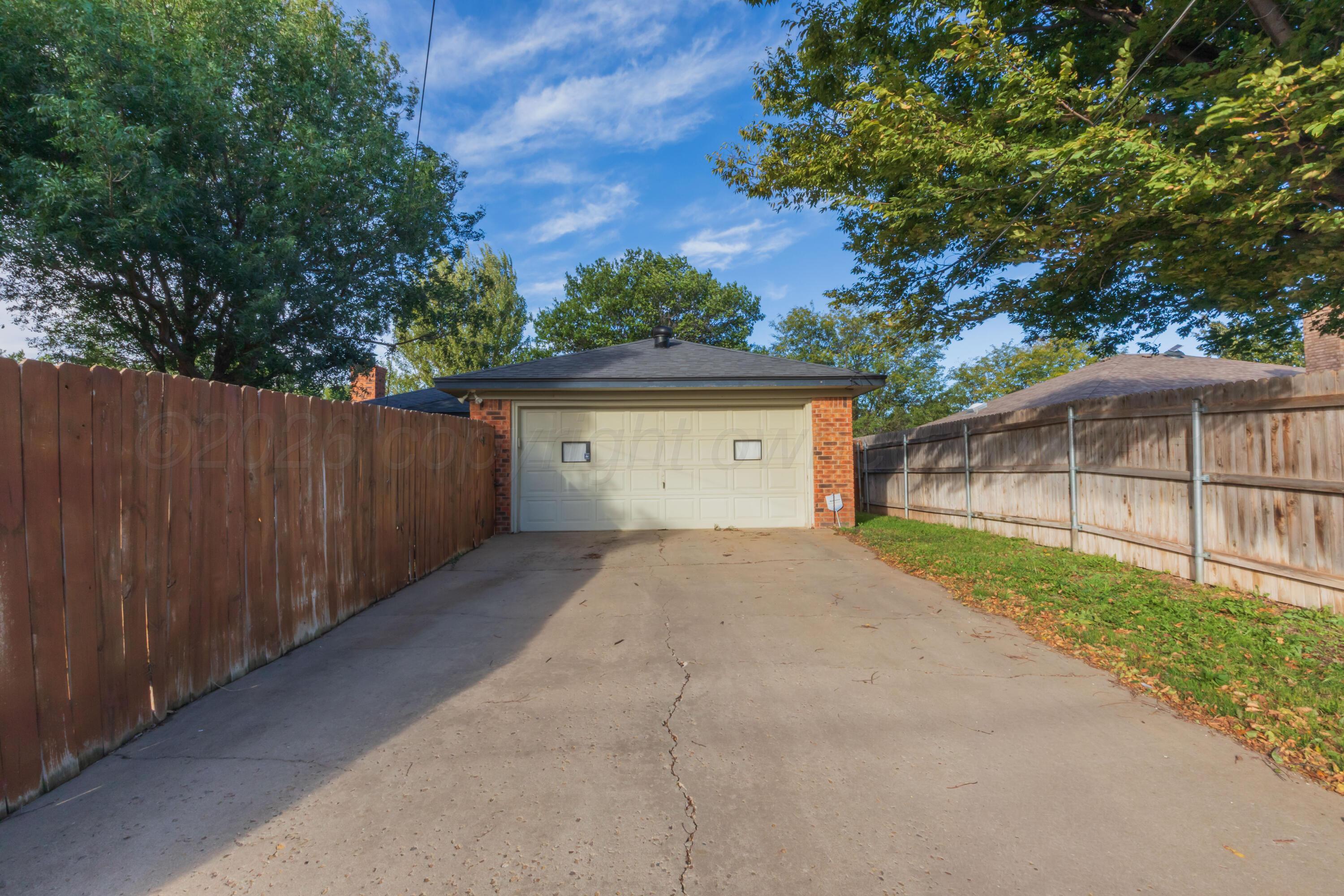5705 Winkler Drive Property Photo 11