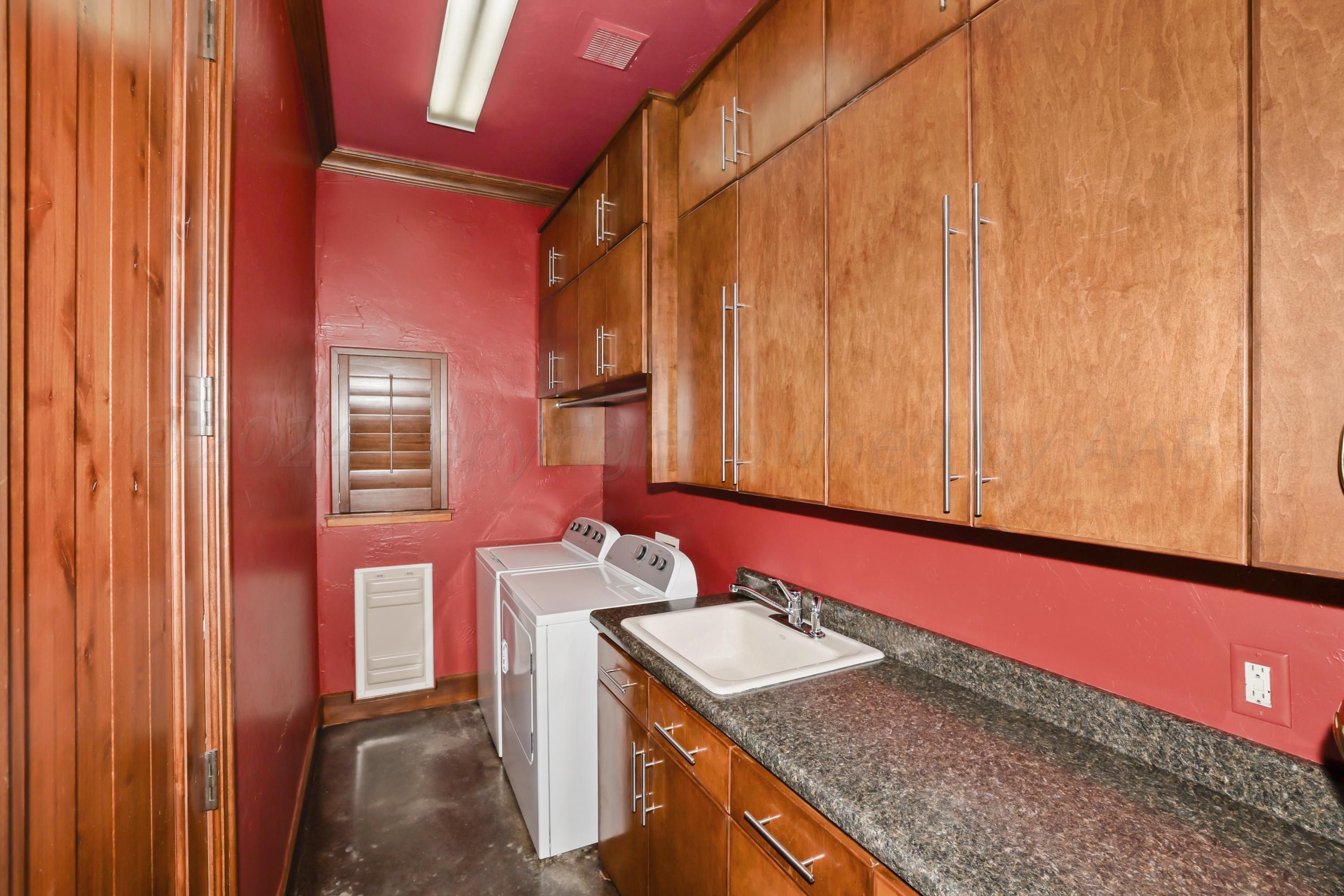 13 Prestwick Lane Property Photo 34