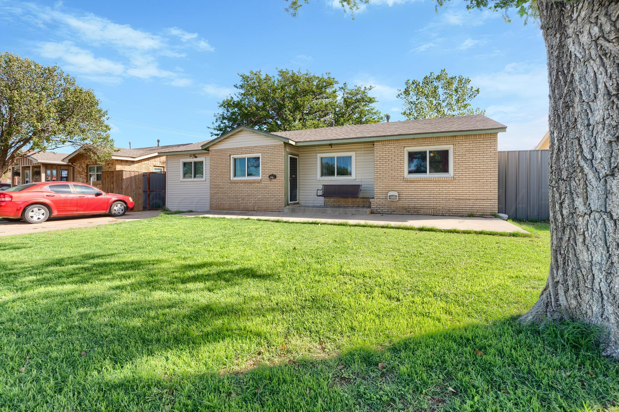 2903 S Seminole Street Property Photo 1
