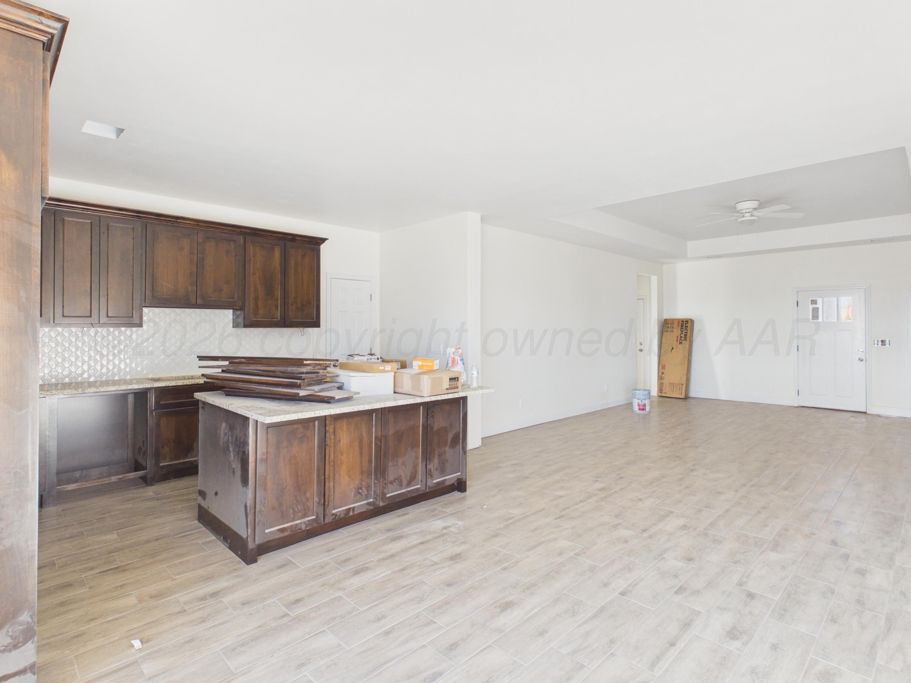 1051 Harrowby Cl. Property Photo 5