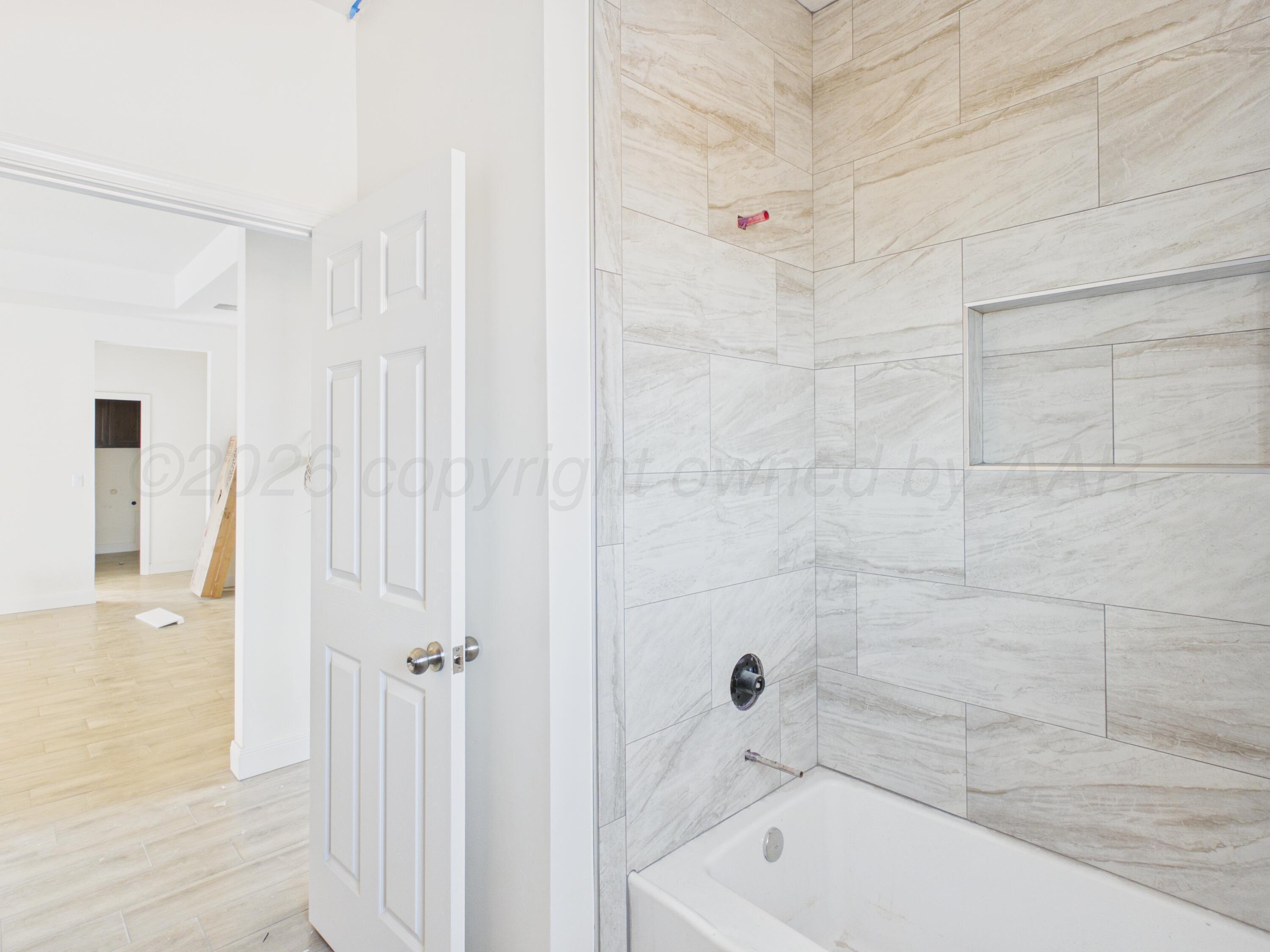1051 Harrowby Cl. Property Photo 16