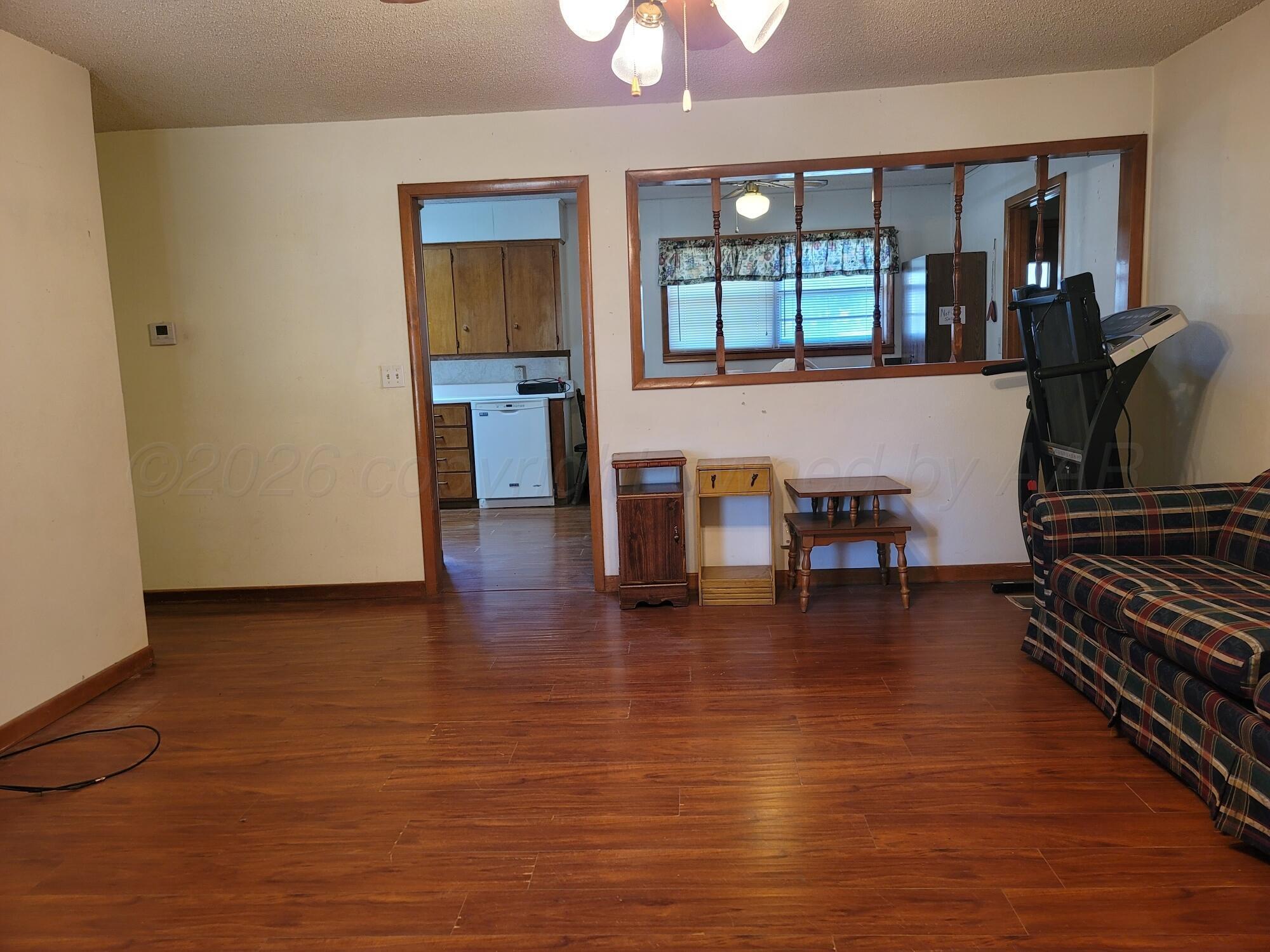 1307 14th Property Photo 3