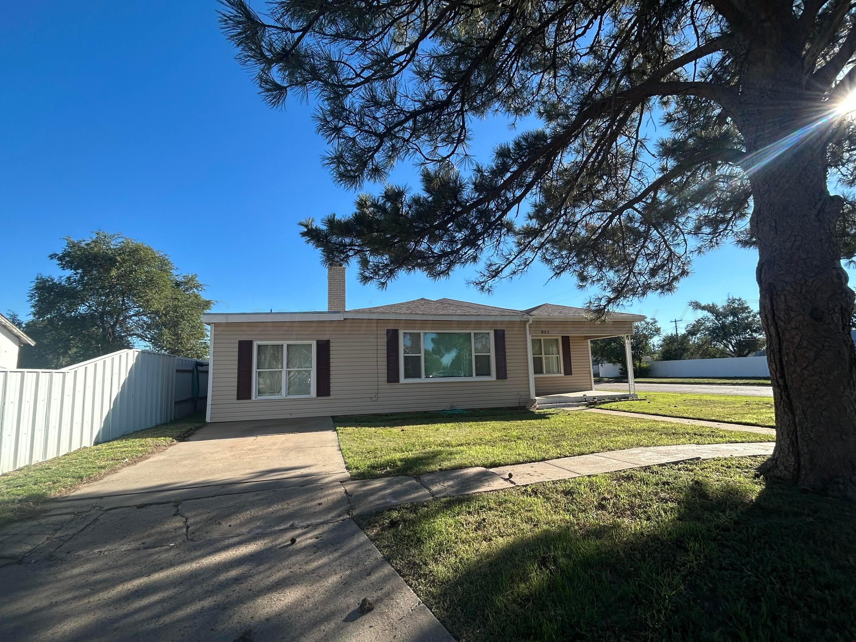 802 N Pearl Street Property Photo 4