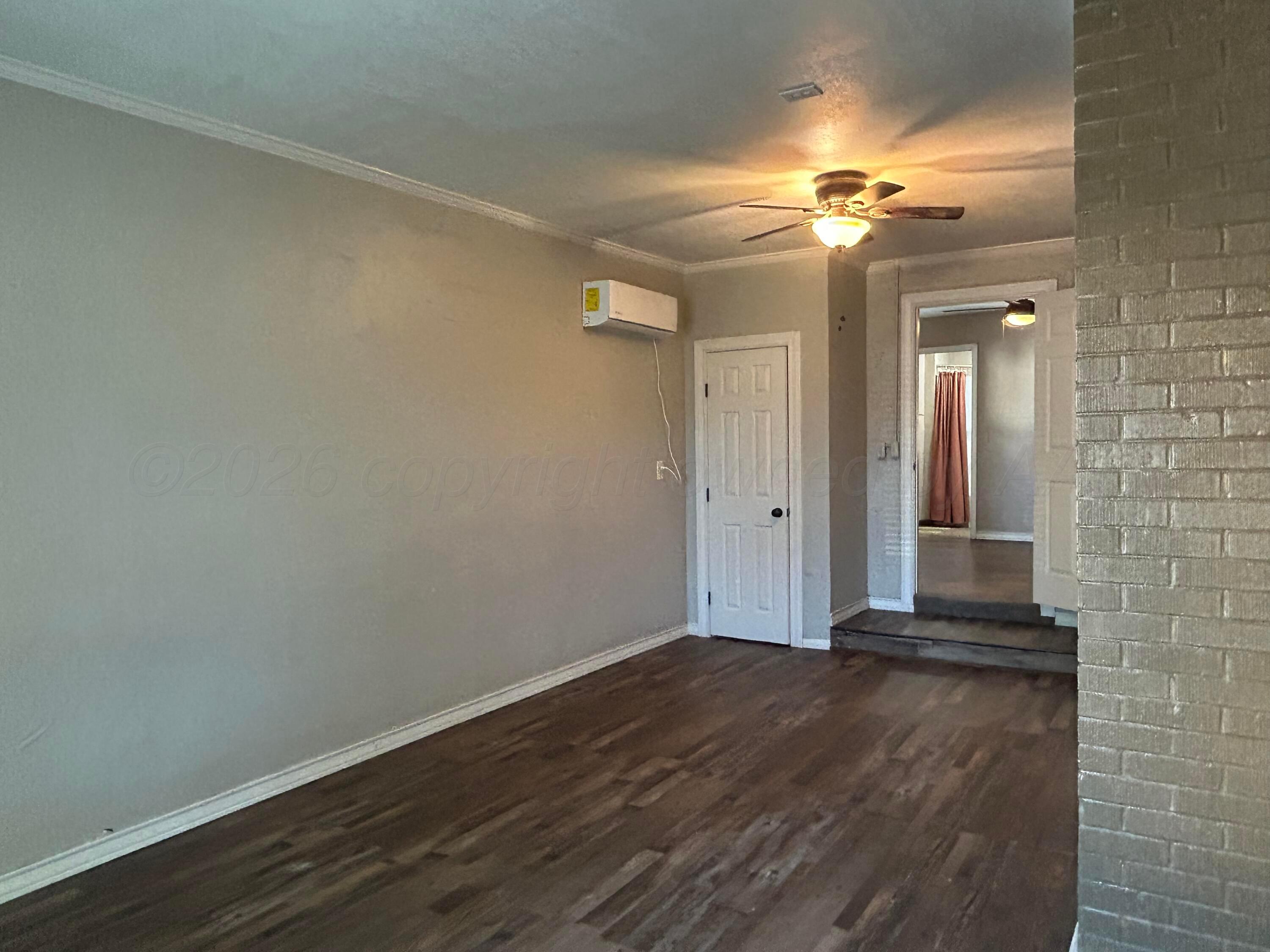 802 N Pearl Street Property Photo 6