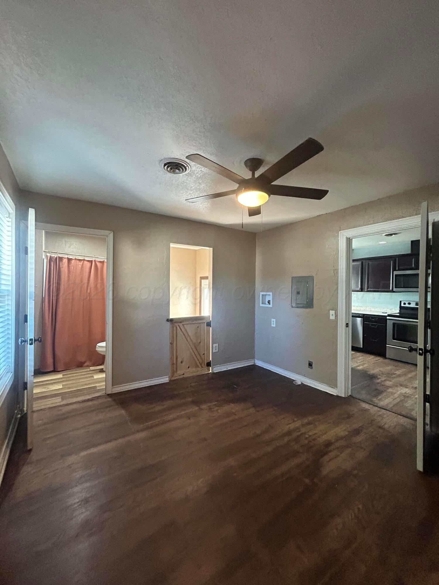 802 N Pearl Street Property Photo 11