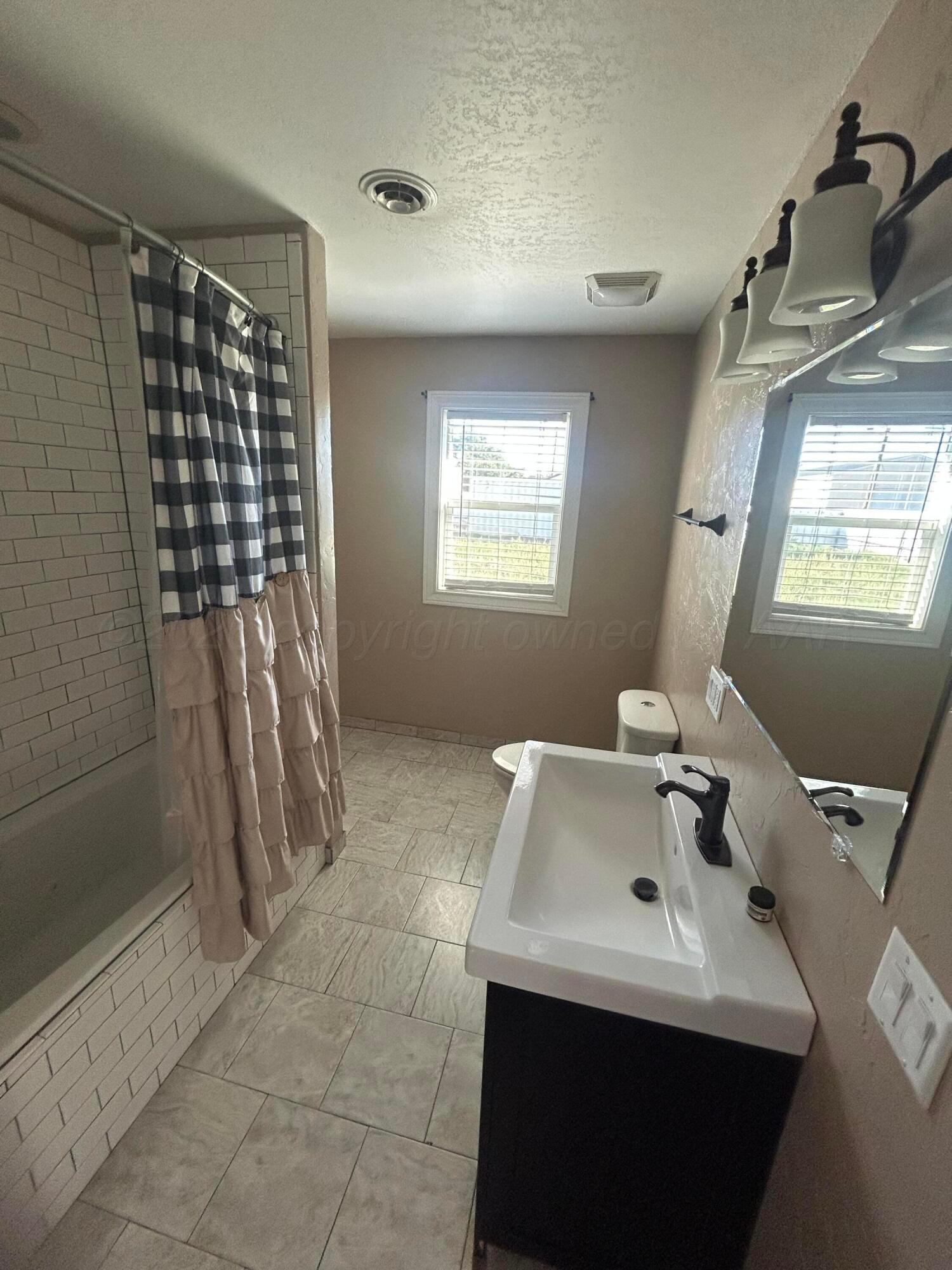 802 N Pearl Street Property Photo 15