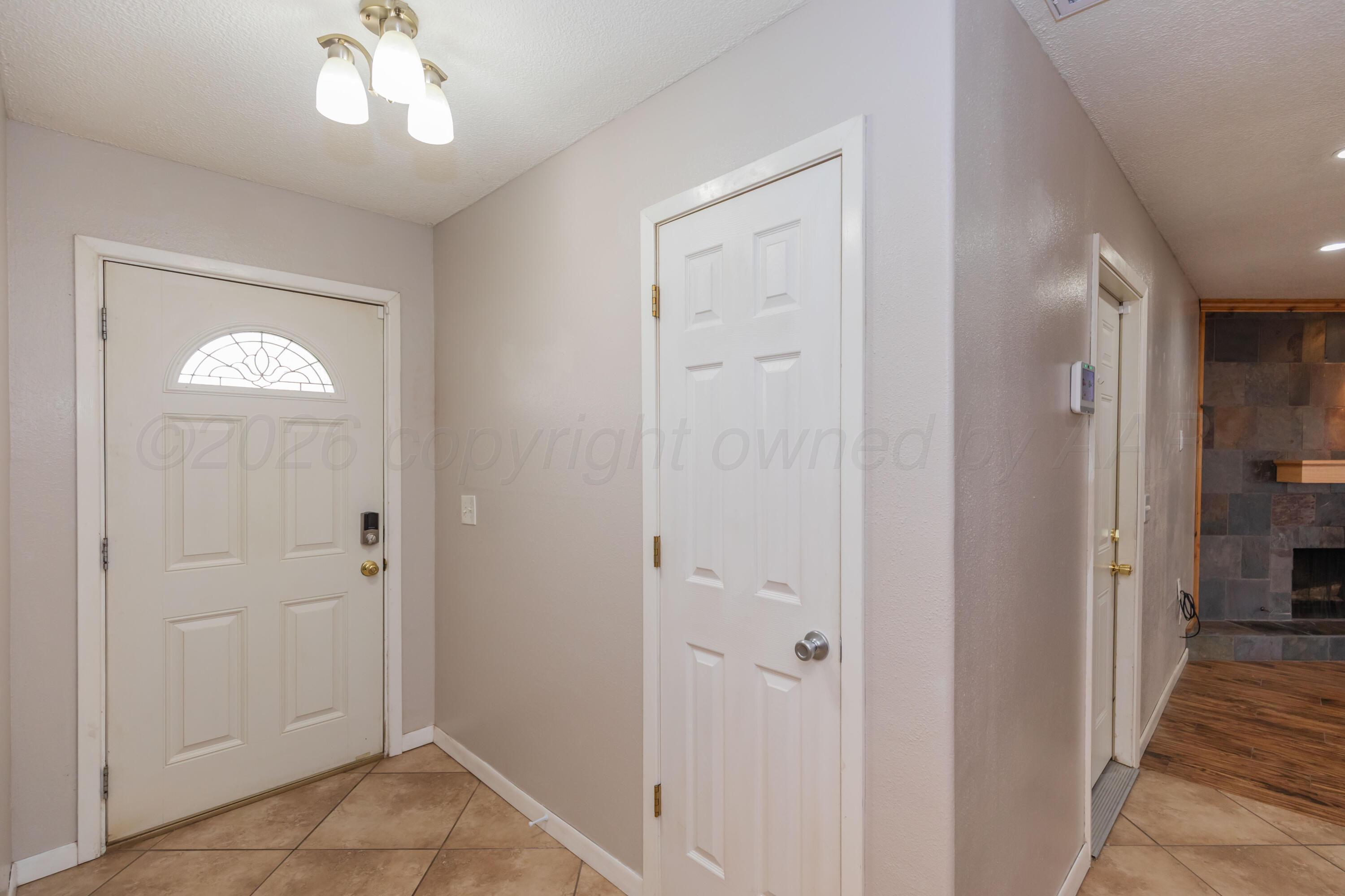5205 Raindrop Lane Property Photo 4