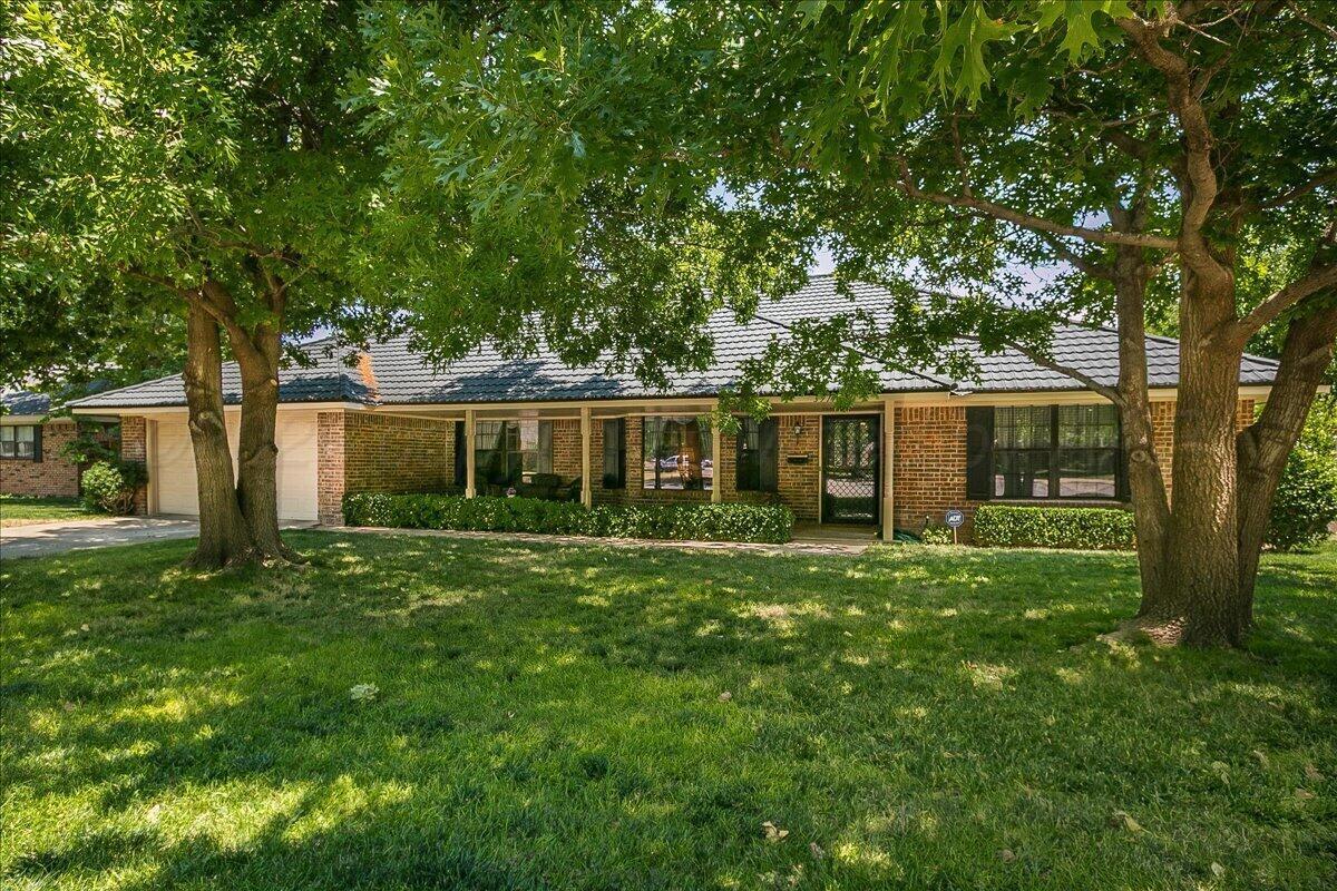 3911 Gatewood Street Property Photo 1
