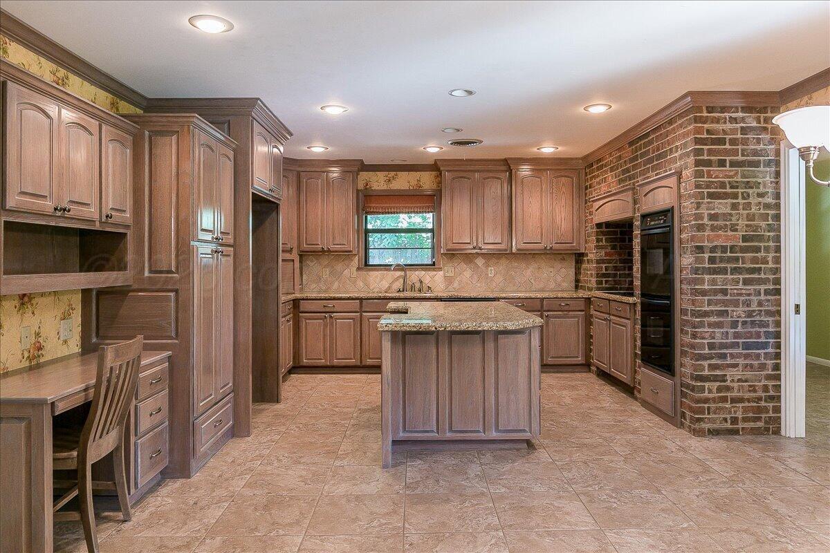 3911 Gatewood Street Property Photo 5