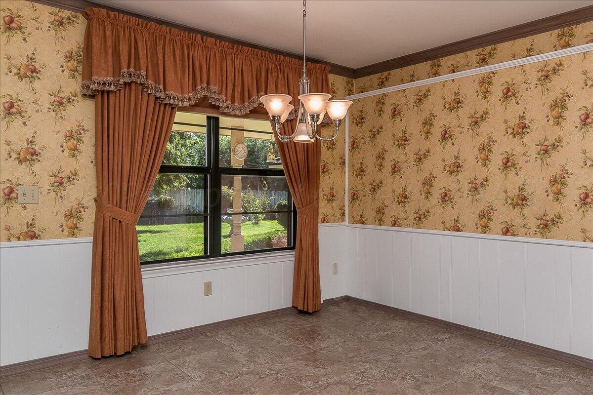3911 Gatewood Street Property Photo 6