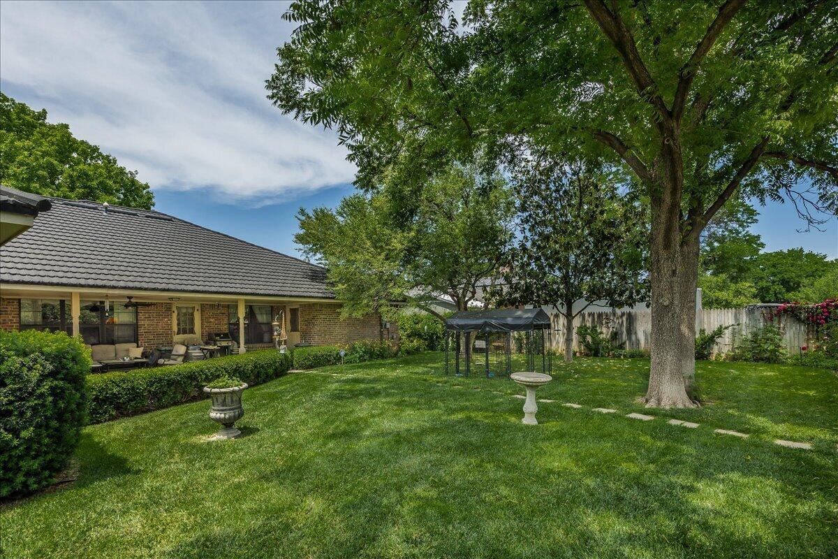 3911 Gatewood Street Property Photo 9