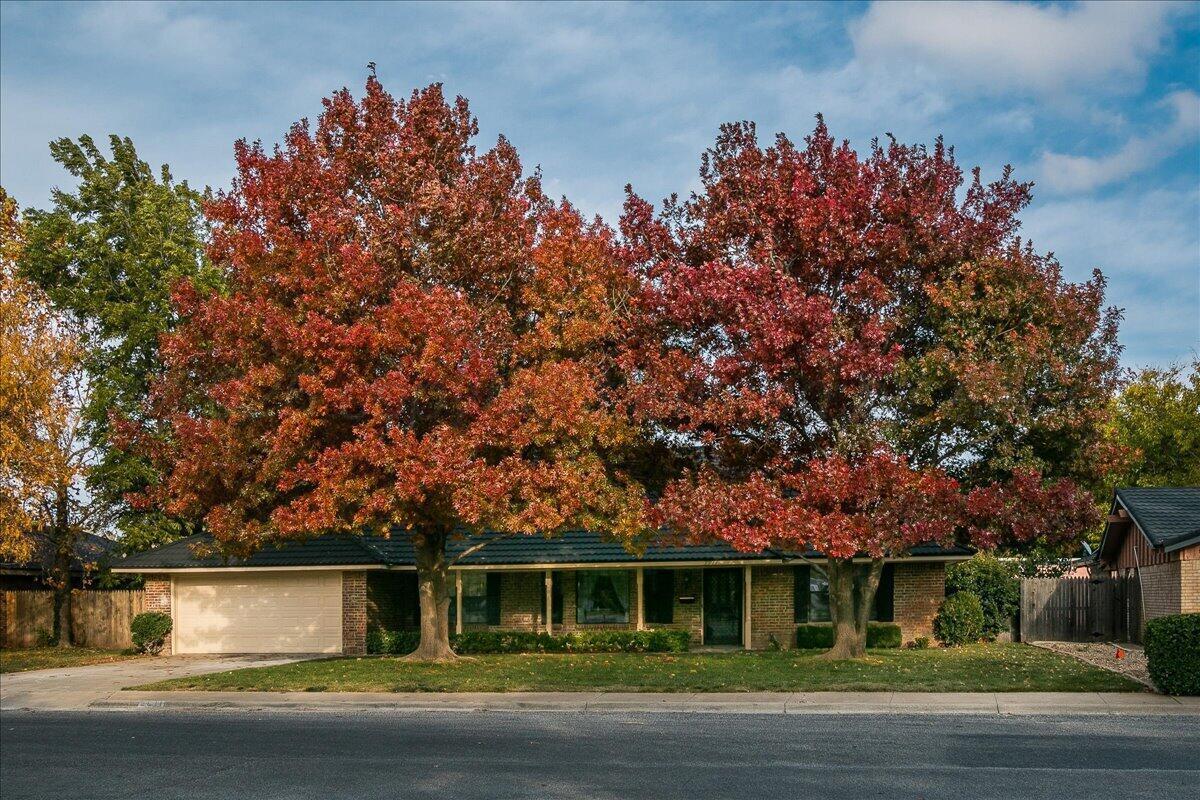 3911 Gatewood Street Property Photo 10