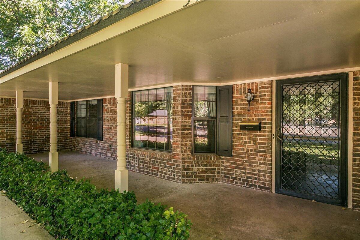 3911 Gatewood Street Property Photo 11