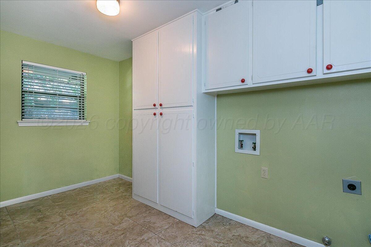3911 Gatewood Street Property Photo 32