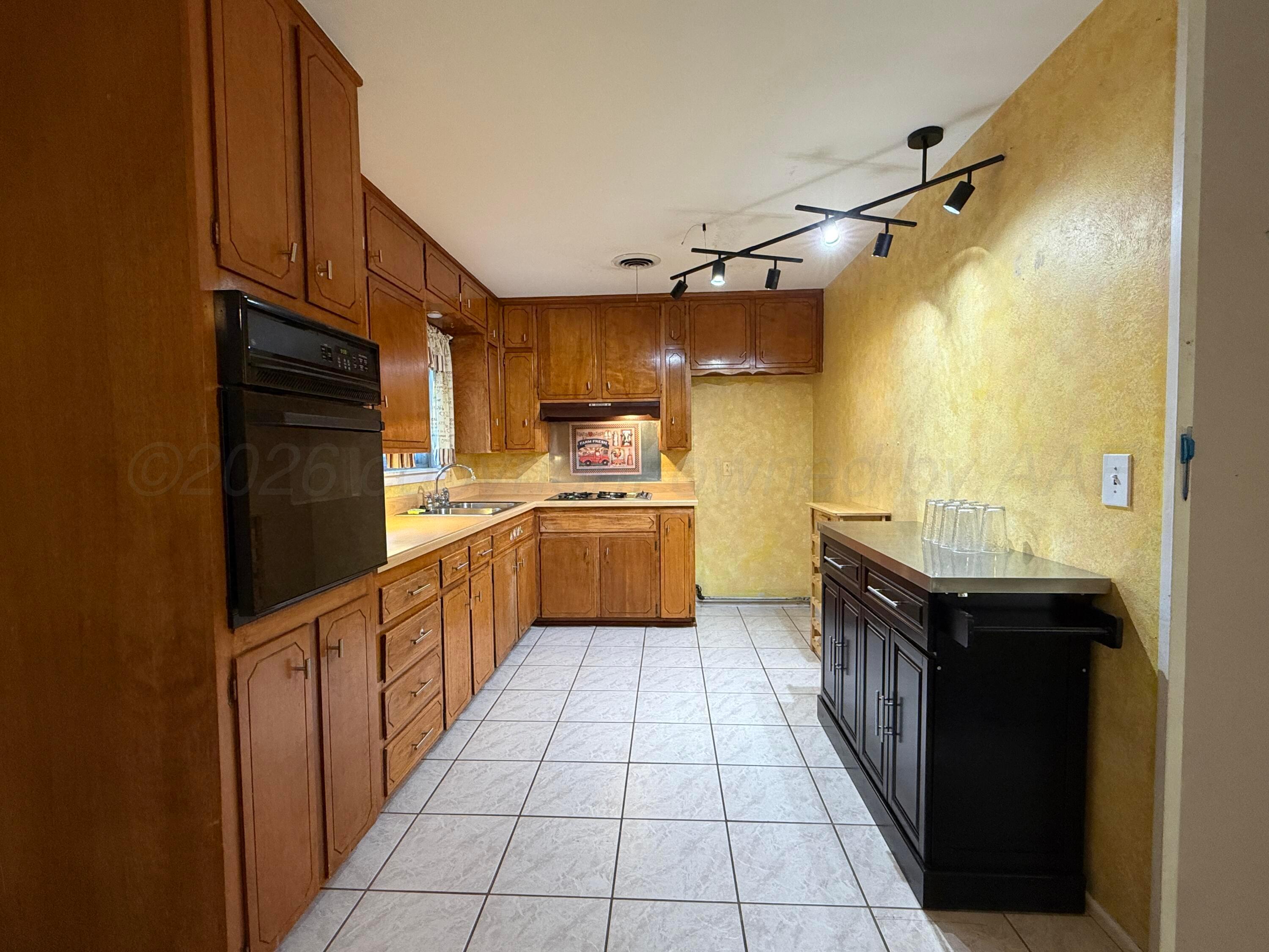 1504 Pellinore Street Property Photo 10