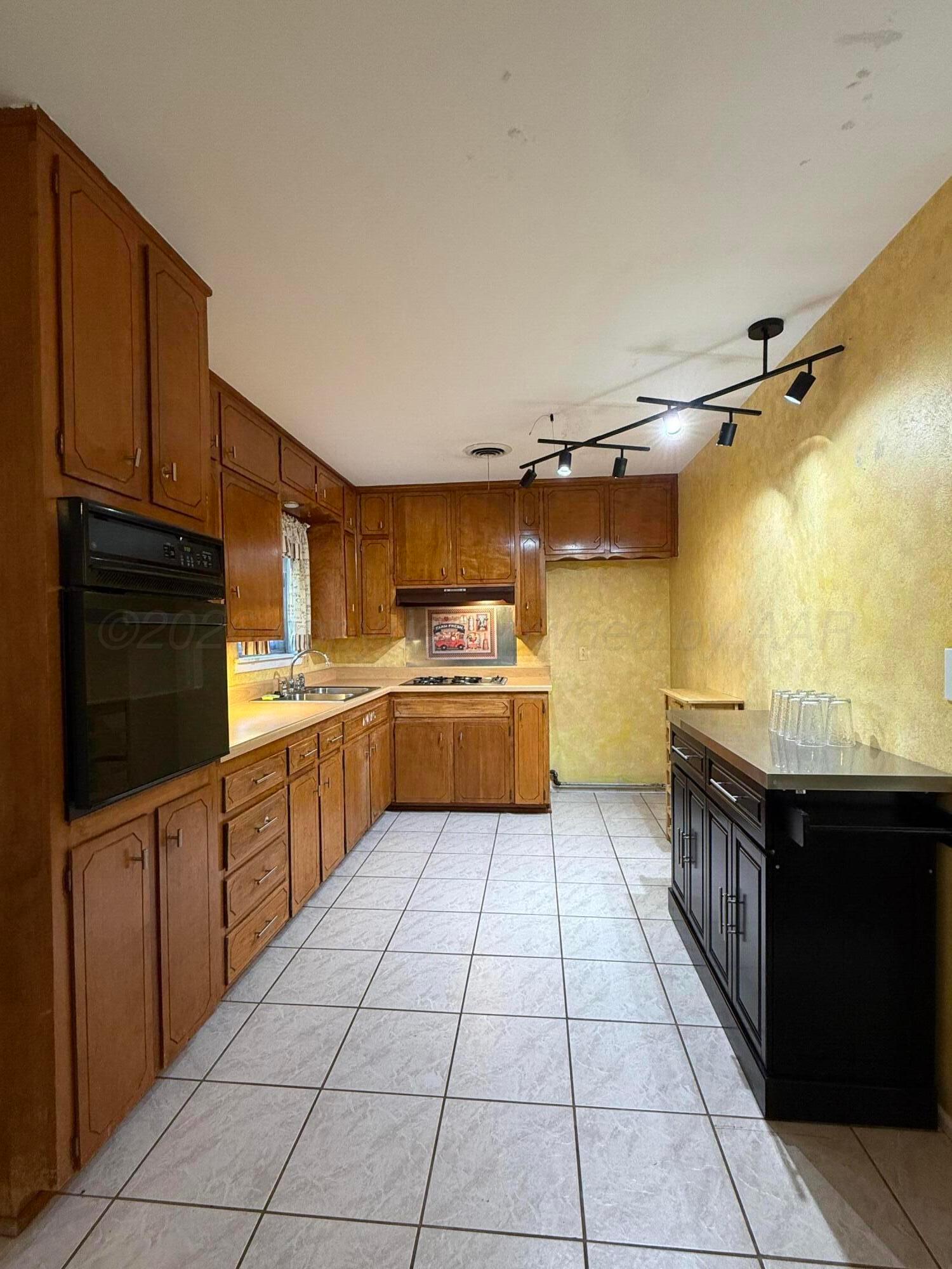 1504 Pellinore Street Property Photo 11