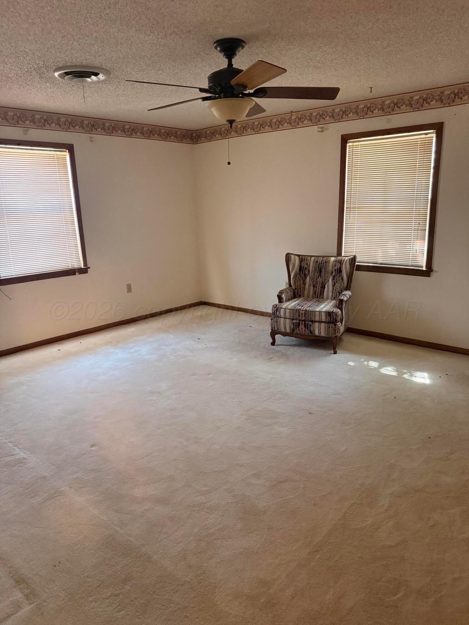206 N Crosby Avenue Property Photo 10