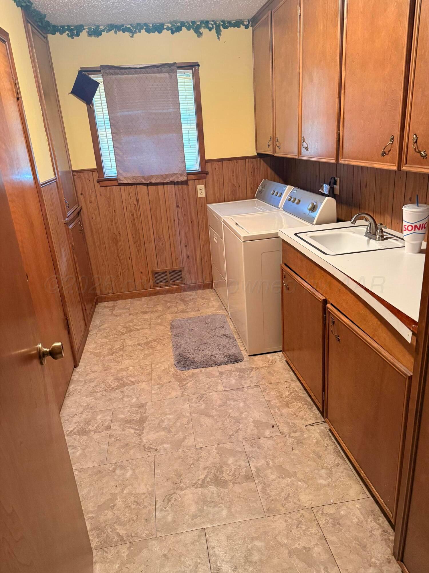 206 N Crosby Avenue Property Photo 15