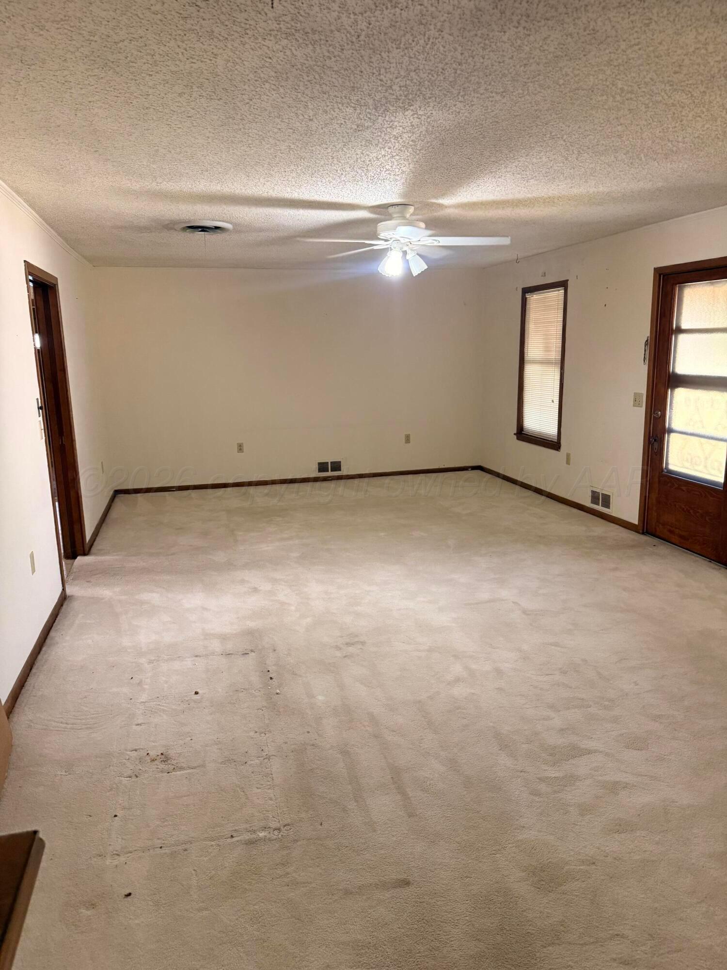 206 N Crosby Avenue Property Photo 17