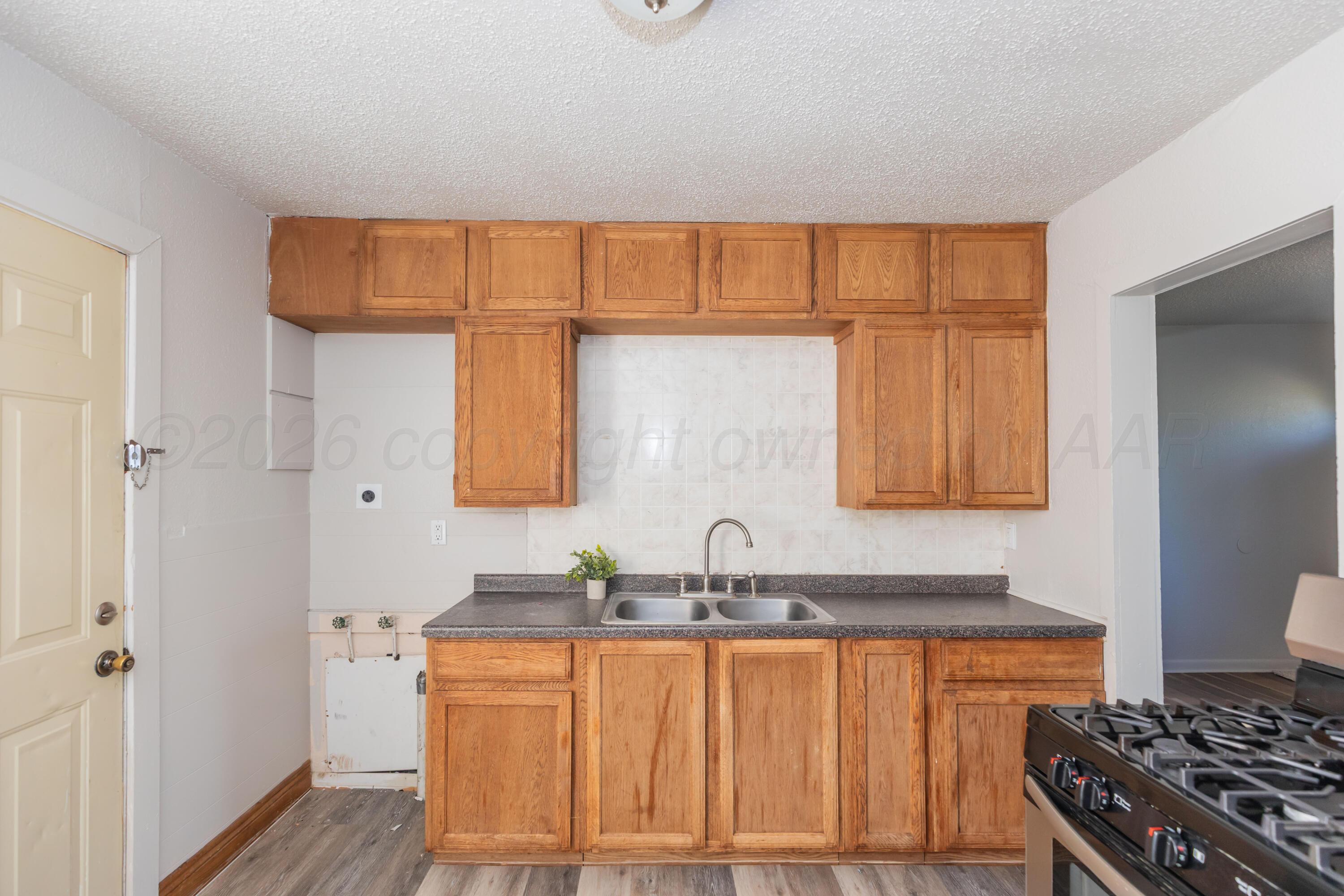 4511 S Bonham Street Property Photo 8